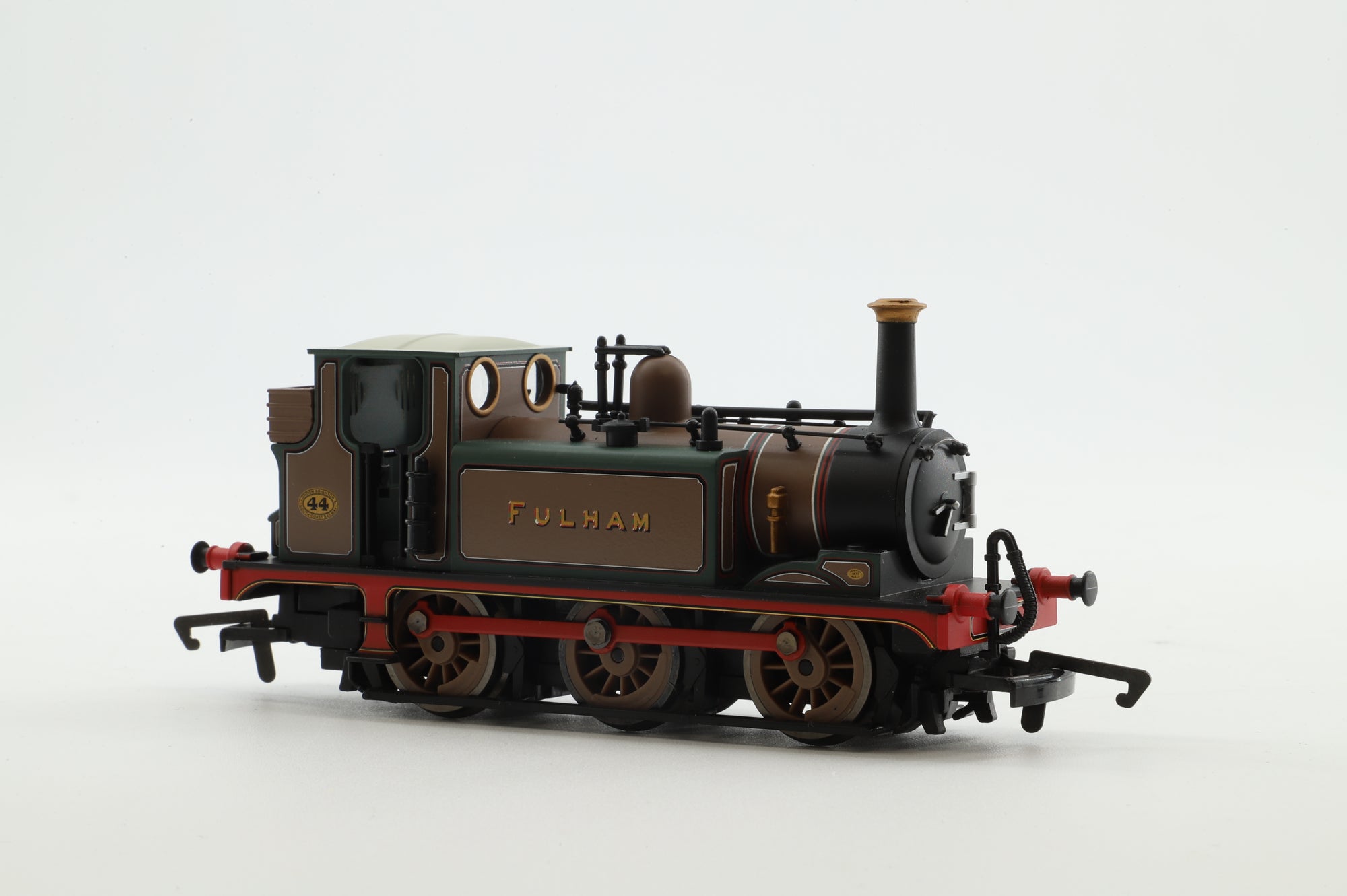 Hornby OO R2605 A1X Terrier No.44 'Fulham' in LBSC 'Improved Engine Green'