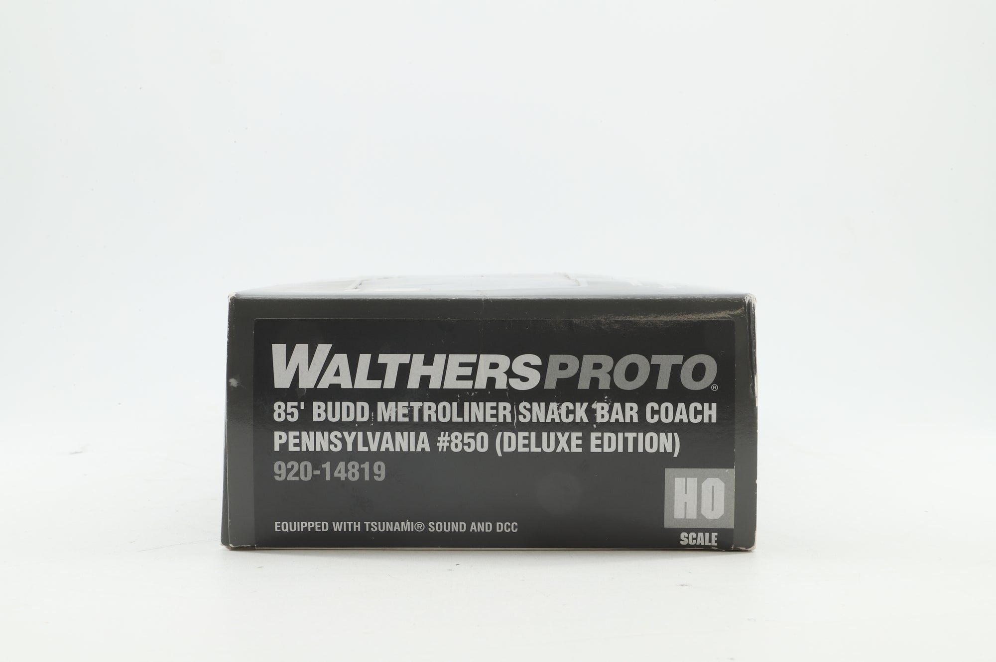 WalthersProto HO 920-14819 85' Budd Metroliner Snack Bar No.850 in Pennsylvania Silver/Red