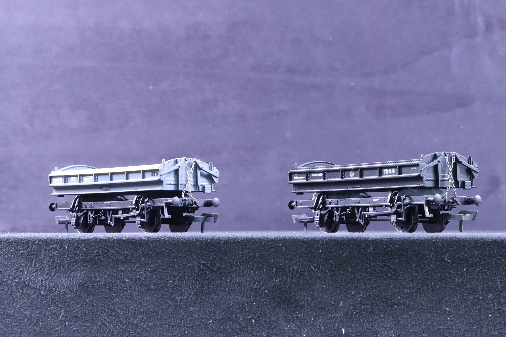 Dapol OO Rake of 4 ZJV 'Mermaid' Wagons 3x BR Engineering Dutch 1x Engineering Black