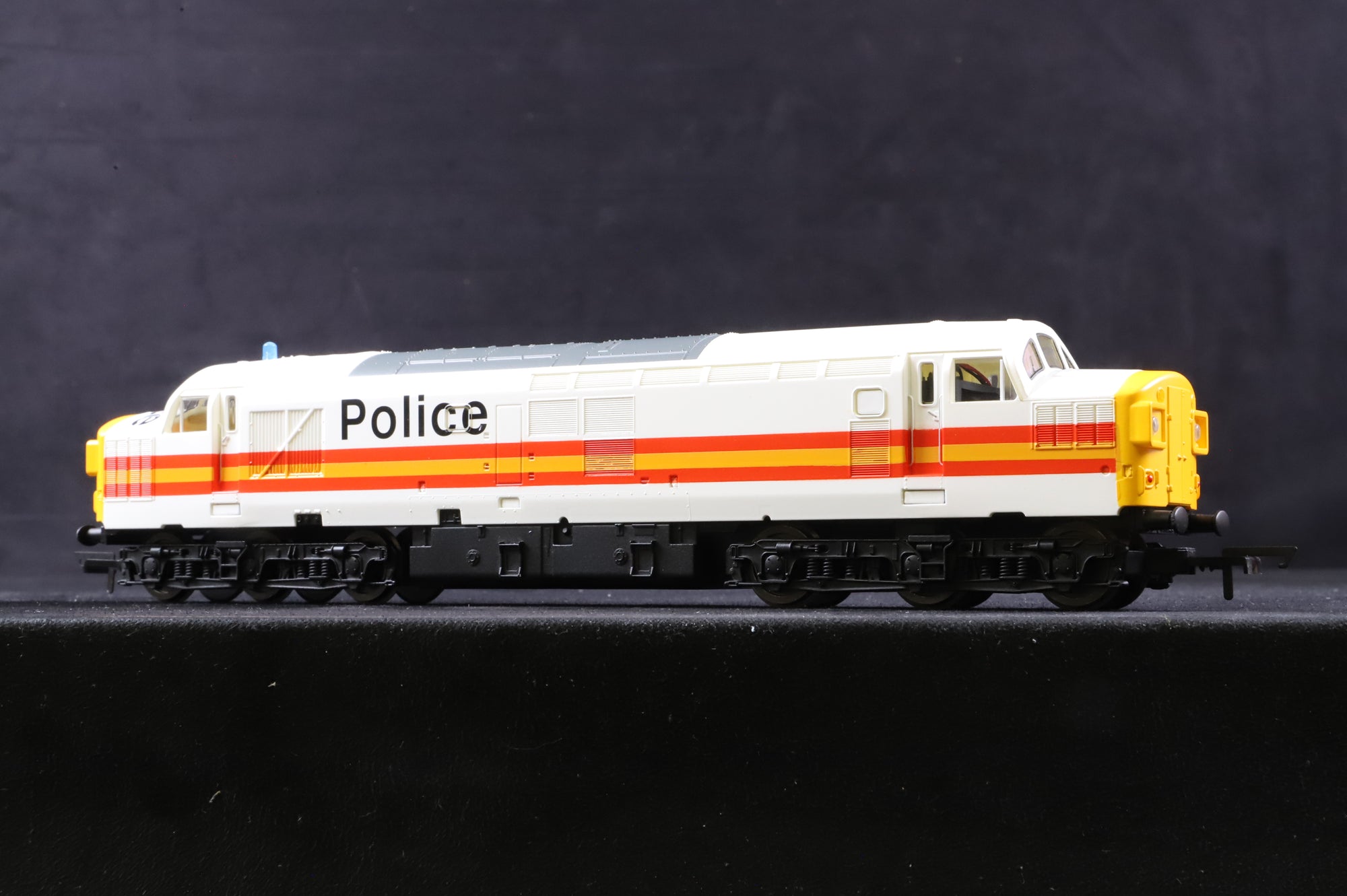Hornby OO R30435TXS Class 37 '37093' Police Livery DCC Sound