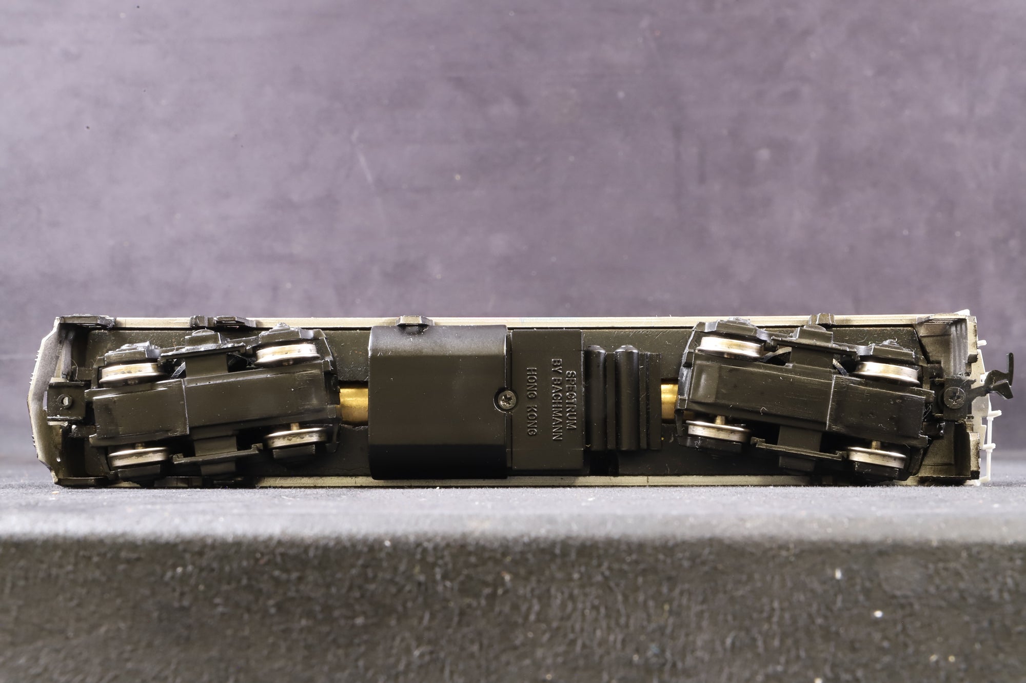 Spectrum HO 87009 F40PH Diesel Locomotive NJ Transit