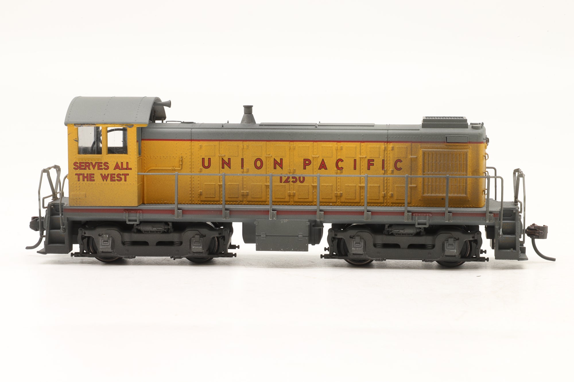 Atlas HO 8828 Alco S-3 Switcher #1250 in Union Pacific Yellow – Weathered