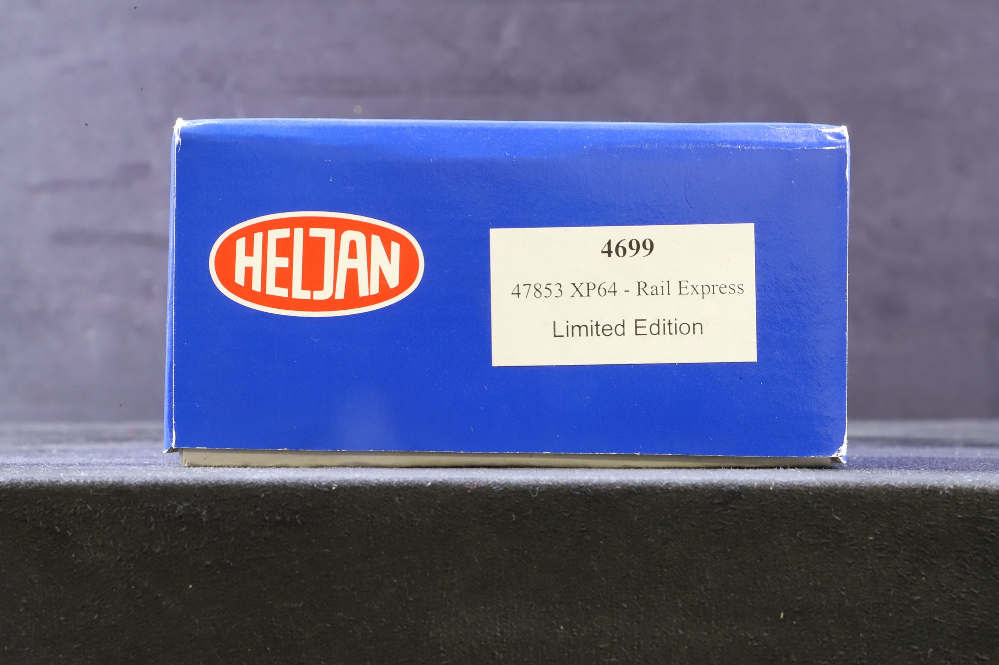 Heljan OO 4811 Class 47/4 Parcels livery, Un-numbered & named