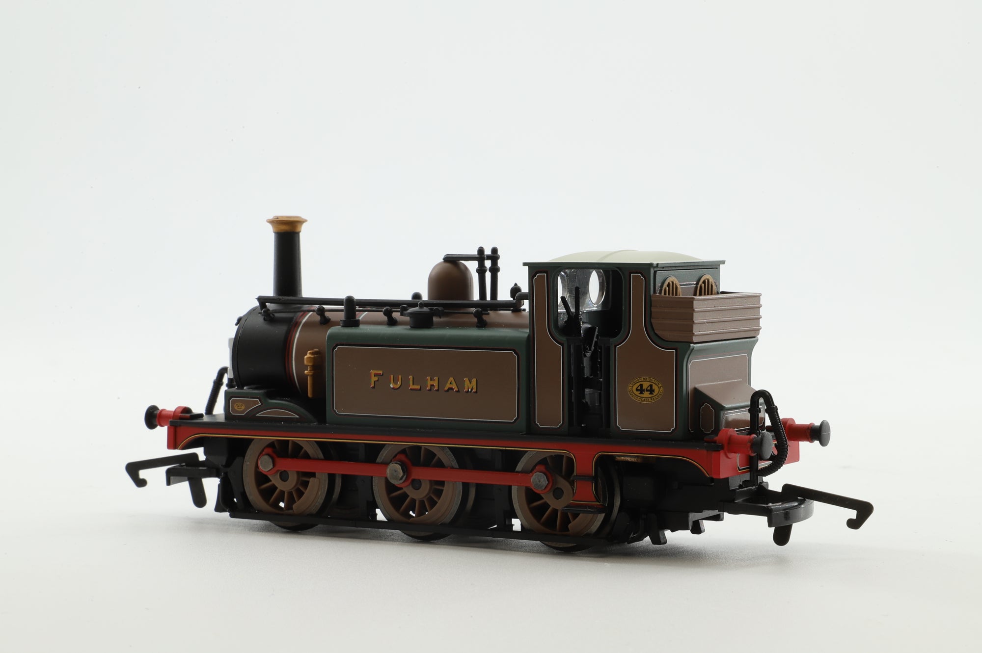 Hornby OO R2605 A1X Terrier No.44 'Fulham' in LBSC 'Improved Engine Green'