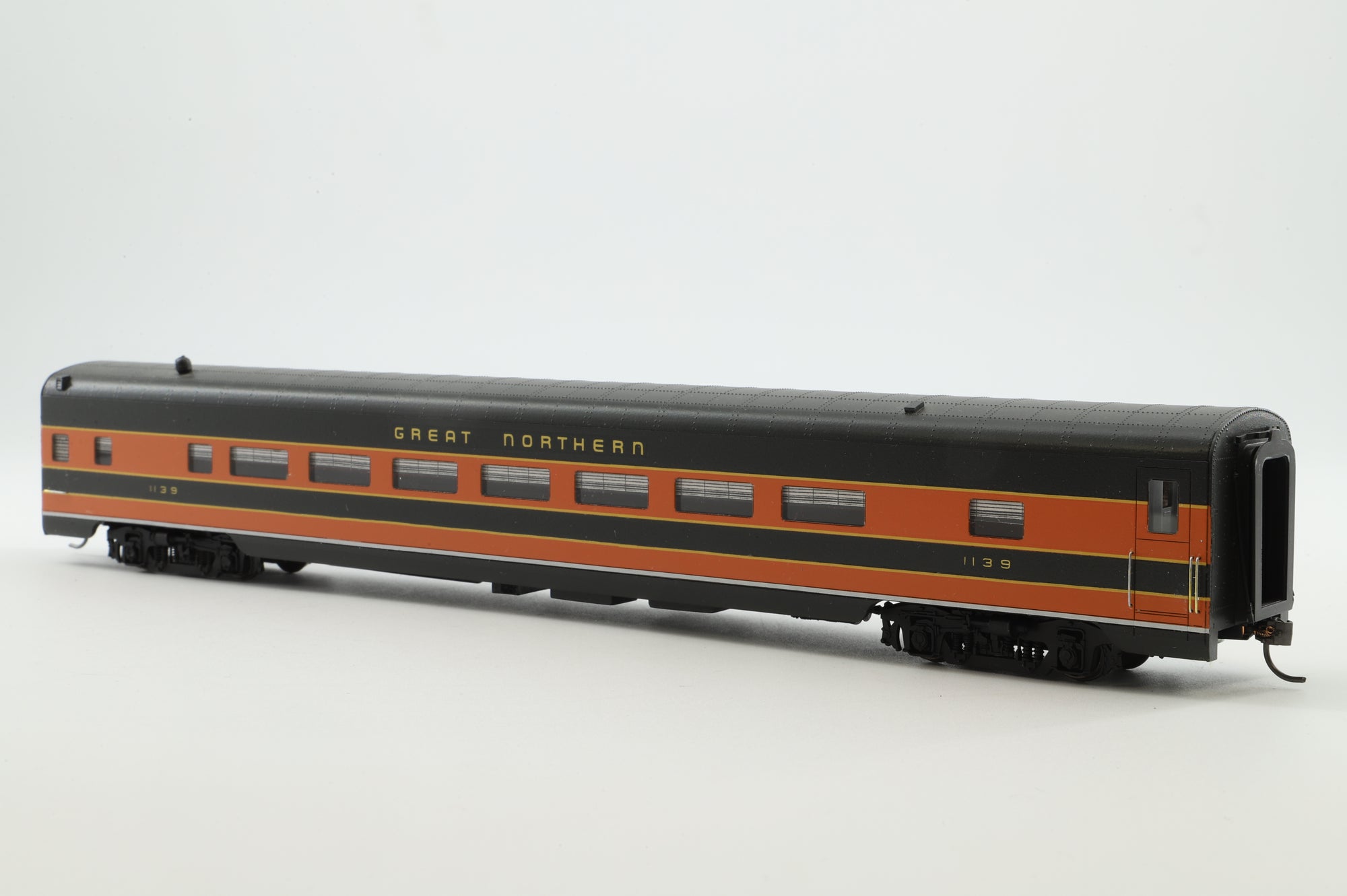 Spectrum HO Rake of 6 Great Northern Coaches, Inc. '1107', '1117', '1137', '1138', '1139' & '1147'