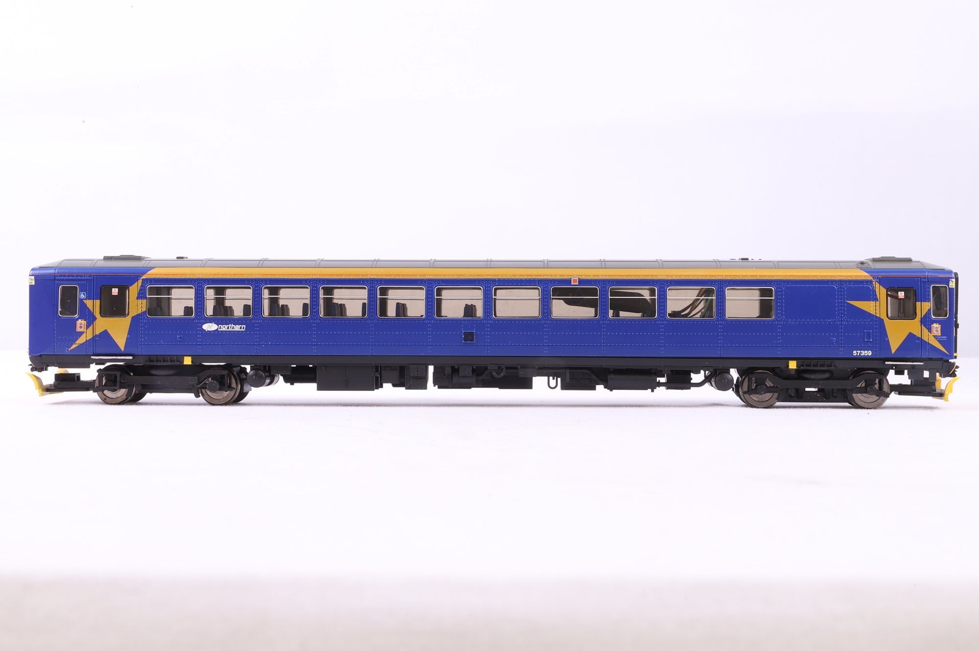 Hornby OO R2758 Arriva Trains Northern Class 153 DMU '153359', DCC Fitted