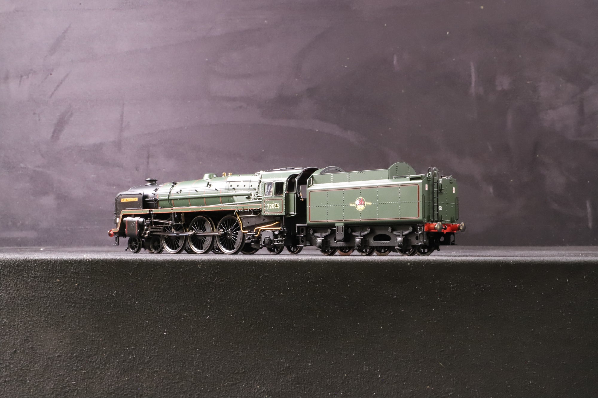 Hornby OO R2925 Clan Class BR Green '72005' 'Clan MacGregor'