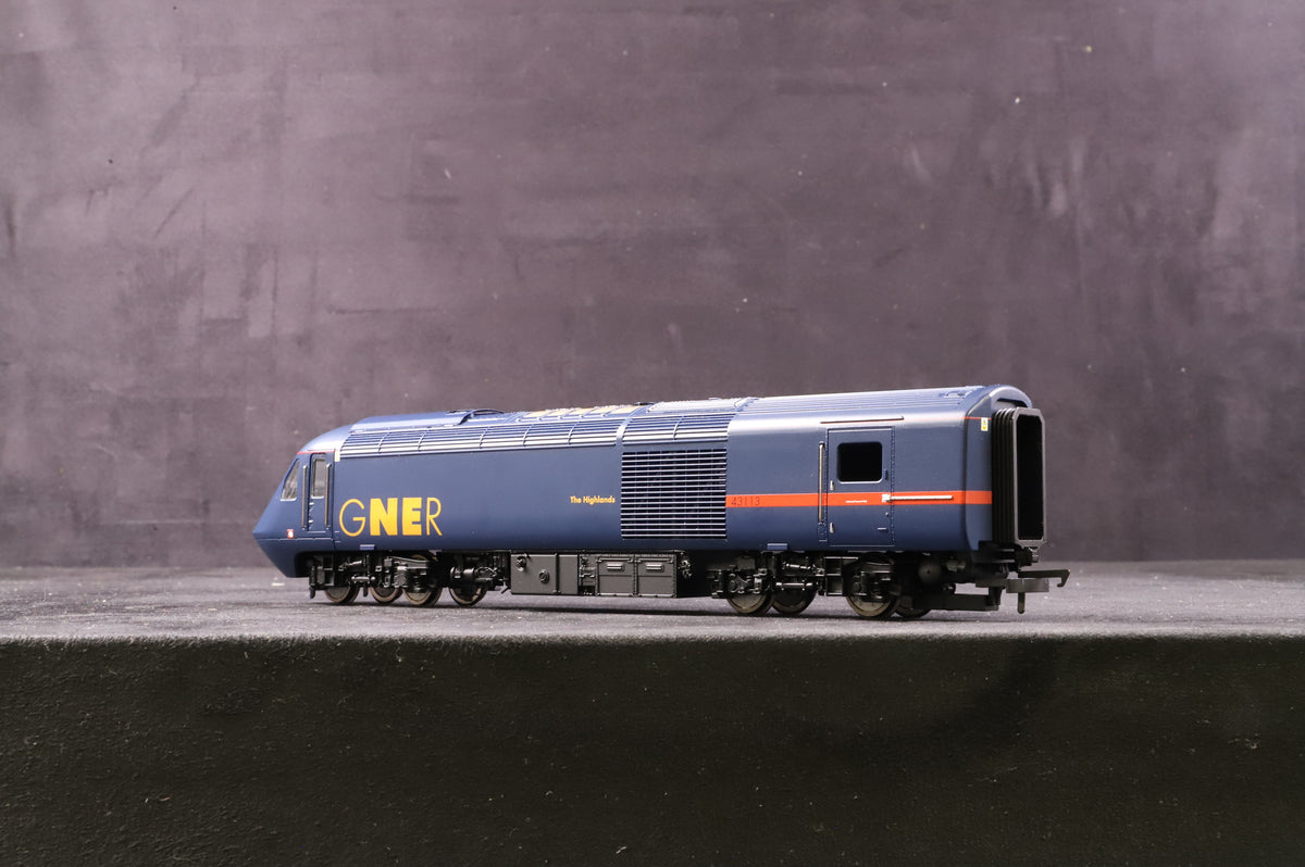 Hornby OO R2703 Class 43 HST Set 43113 &#39;The Highlands&#39; &amp; 43105 &#39;City of Inverness&#39; in GNER Livery