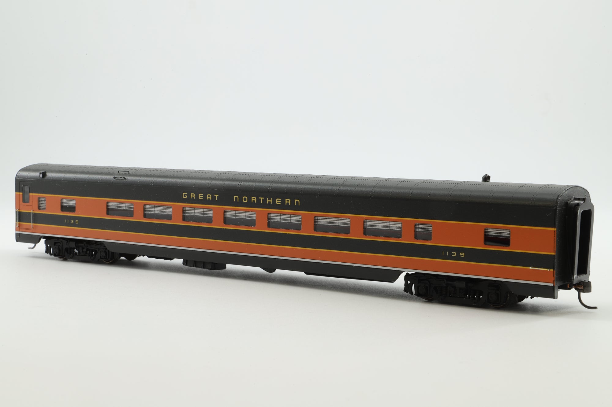 Spectrum HO Rake of 6 Great Northern Coaches, Inc. '1107', '1117', '1137', '1138', '1139' & '1147'