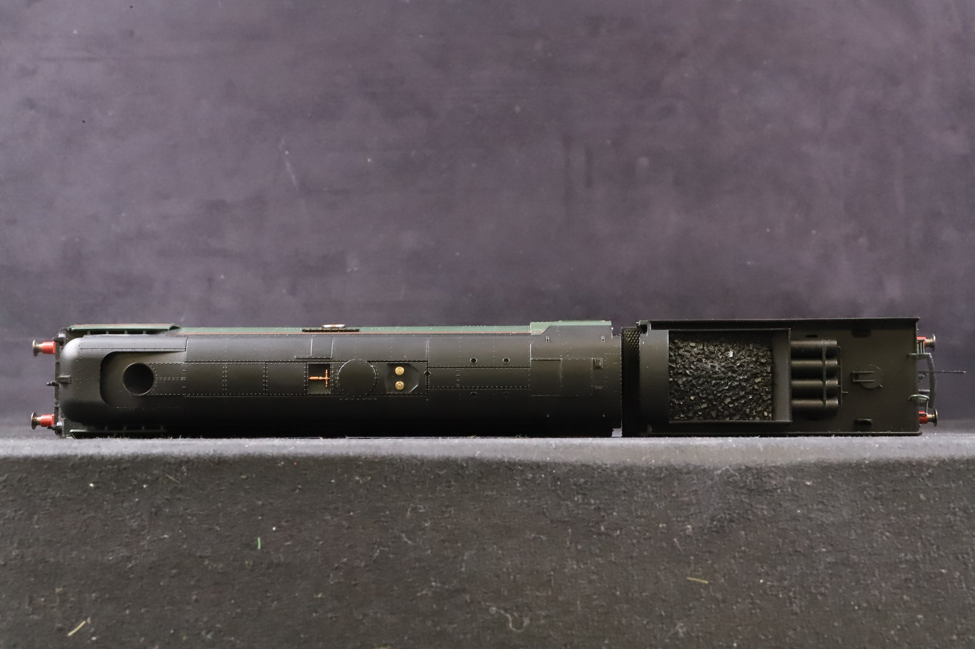 Hornby OO R2221 Battle of Britain Class 34067 'Tangmere' in Lined BR Green w/ Early Crests