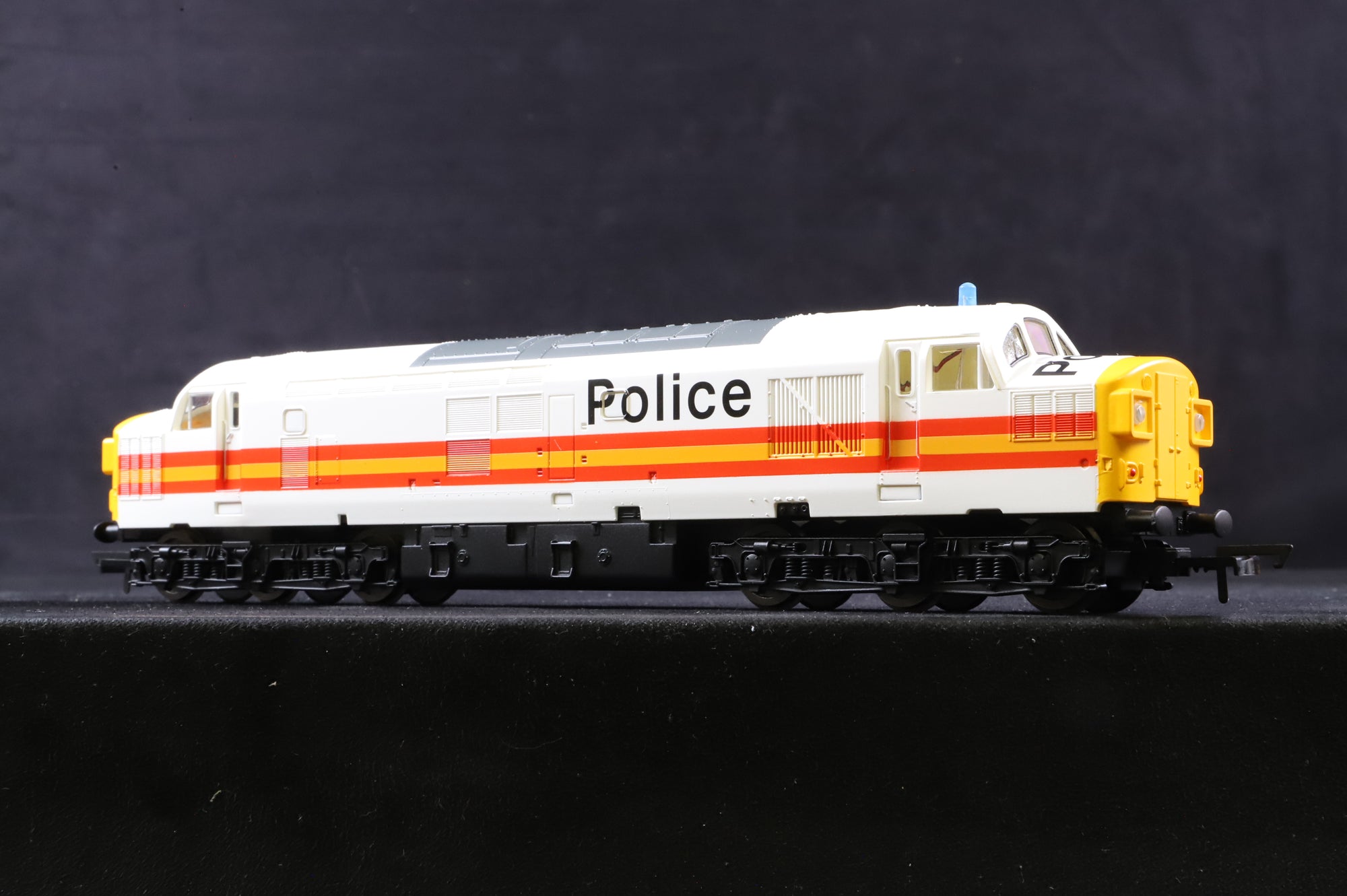 Hornby OO R30435TXS Class 37 '37093' Police Livery DCC Sound