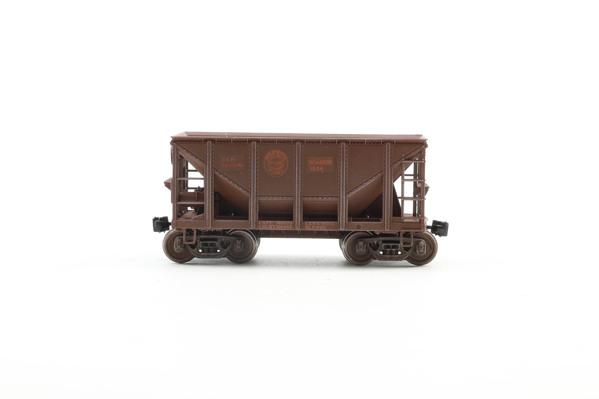 Walthers HO 932-40506 12-Pack of Michigan Ore Cars in DMIR Brown - Pro-Customised/Weathered