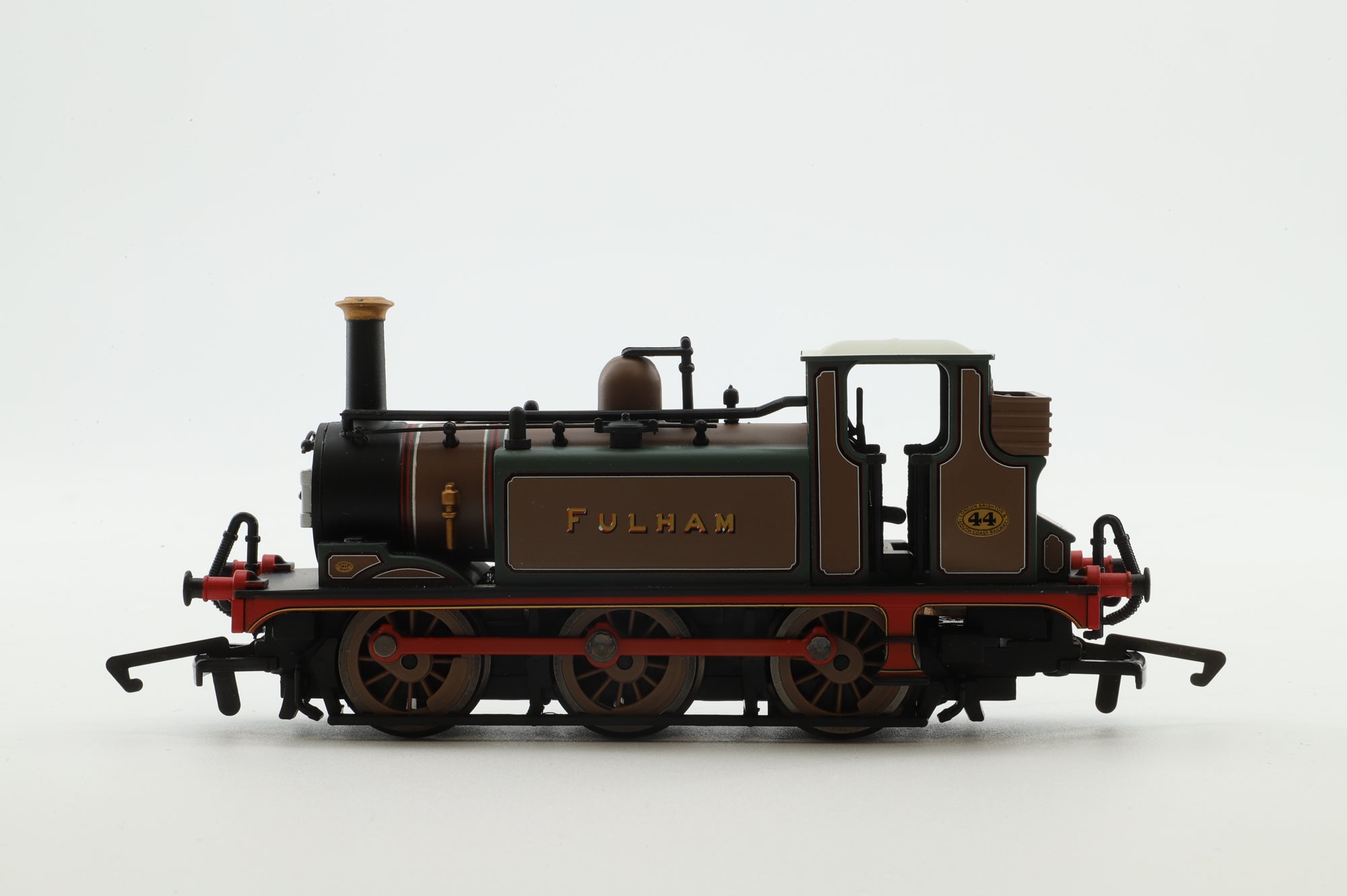 Hornby OO R2605 A1X Terrier No.44 'Fulham' in LBSC 'Improved Engine Green'