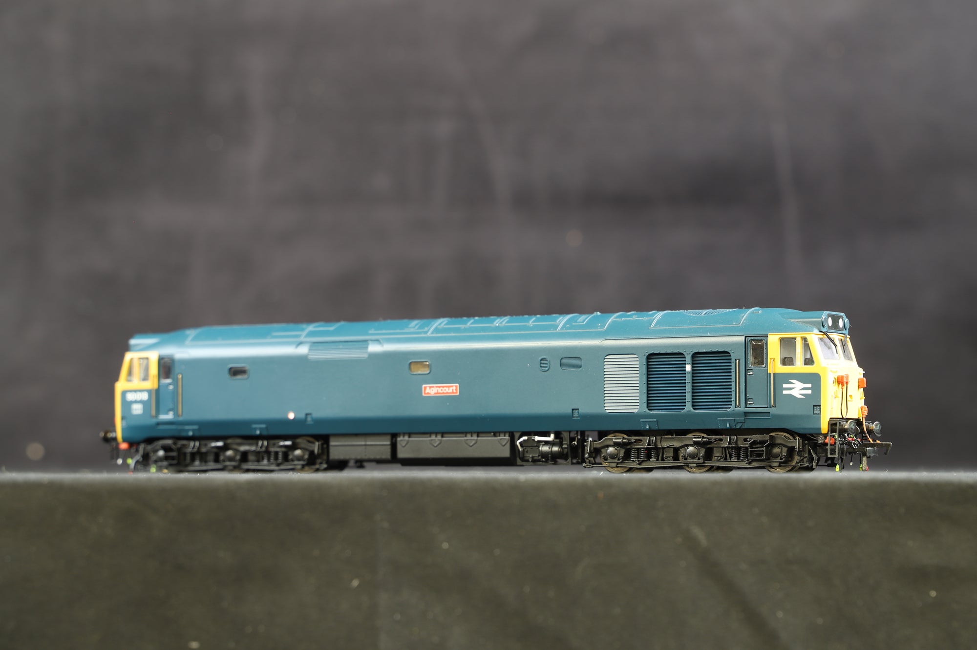 Hornby OO Class 50 '50013' 'Agincourt' Early BR Blue Livery