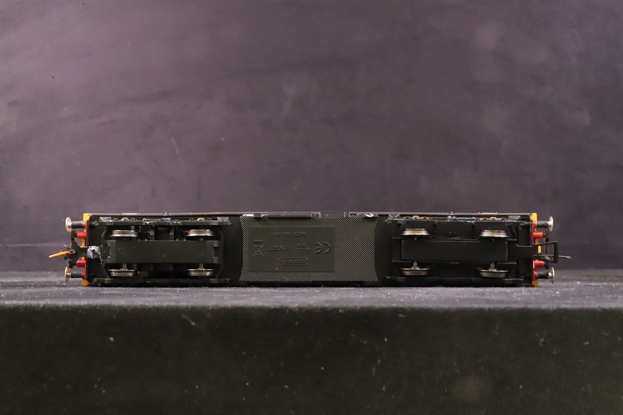 Hornby OO Class 73 '73210' Royal Train Maroon Resprayed