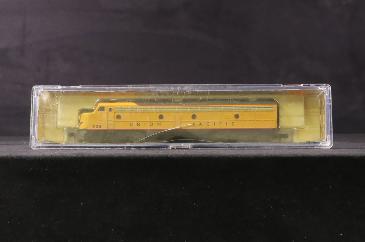 Life-Like N Gauge 7172 E8 Diesel Locomotive 928 in Union Pacific Livery