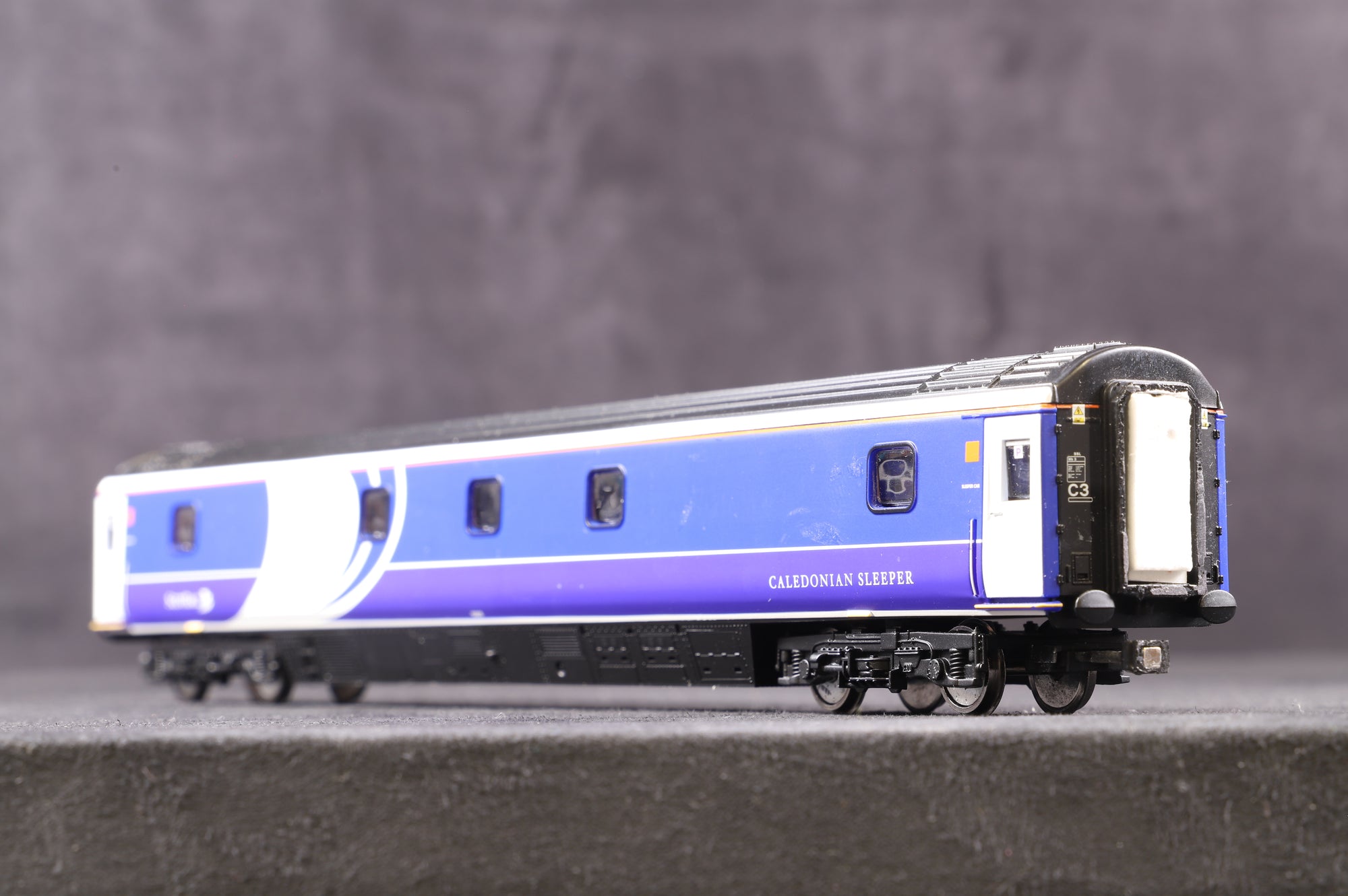Hornby OO Rake Of 5 x Mk3 Caledonian Sleeper Coaches