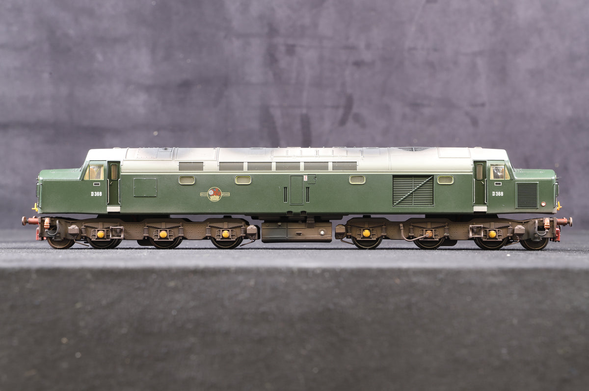 Bachmann OO 32-475 Class 40 &#39;D368&#39; Diesel BR Green Indicator Boxes, Pro Weathered