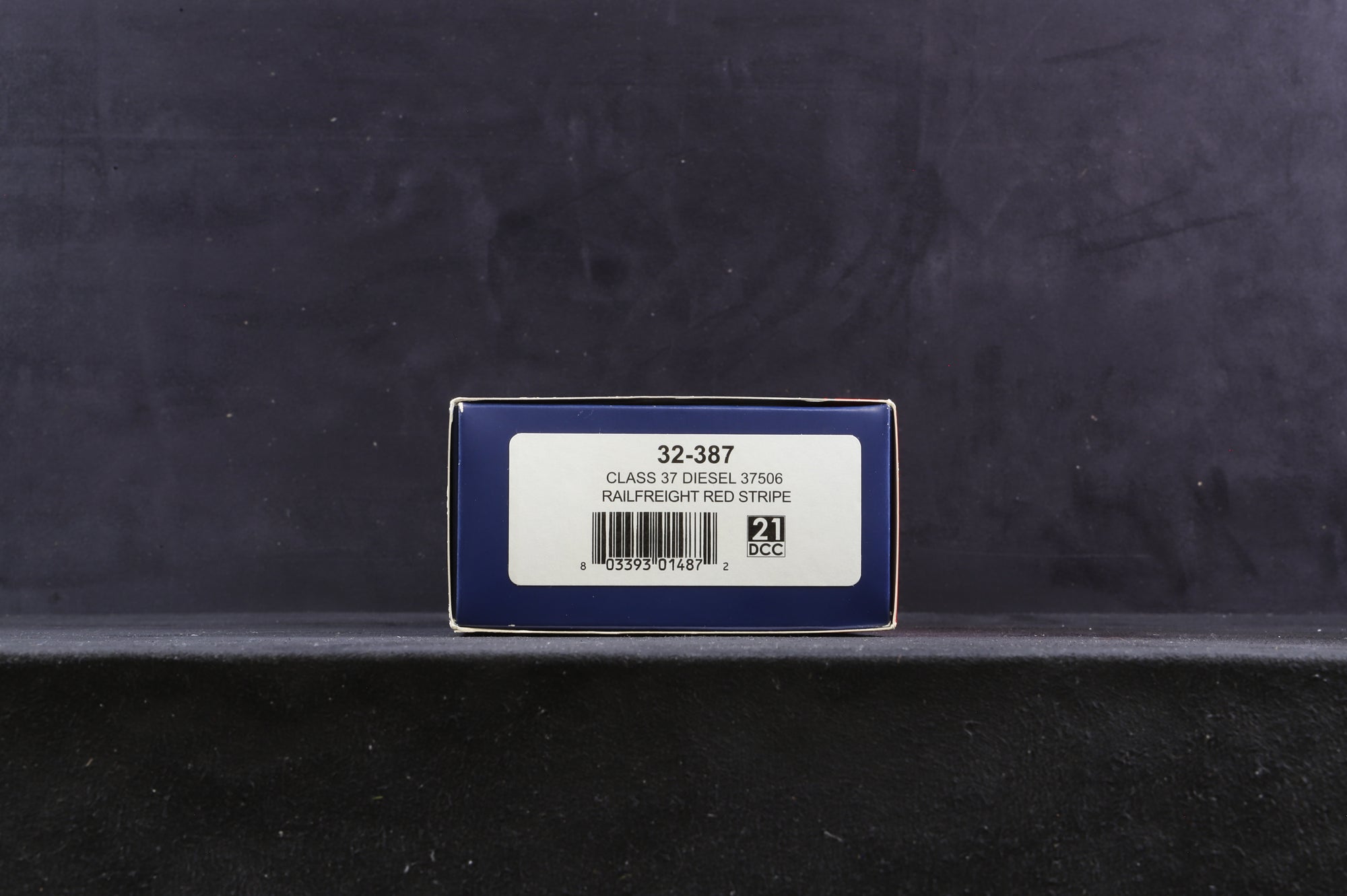 Bachmann OO 32-387 Class 37 '37506' Railfreight Red Stripe, DCC Sound