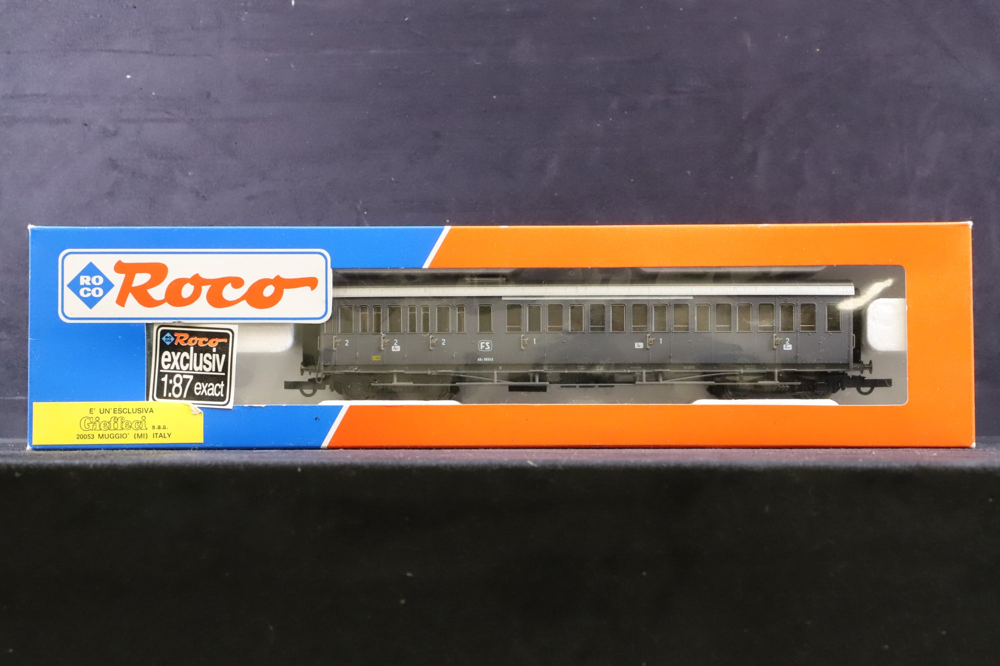 Roco HO Rake Of 2 FS Grey Coaches Inc. 44775.1 & 44691