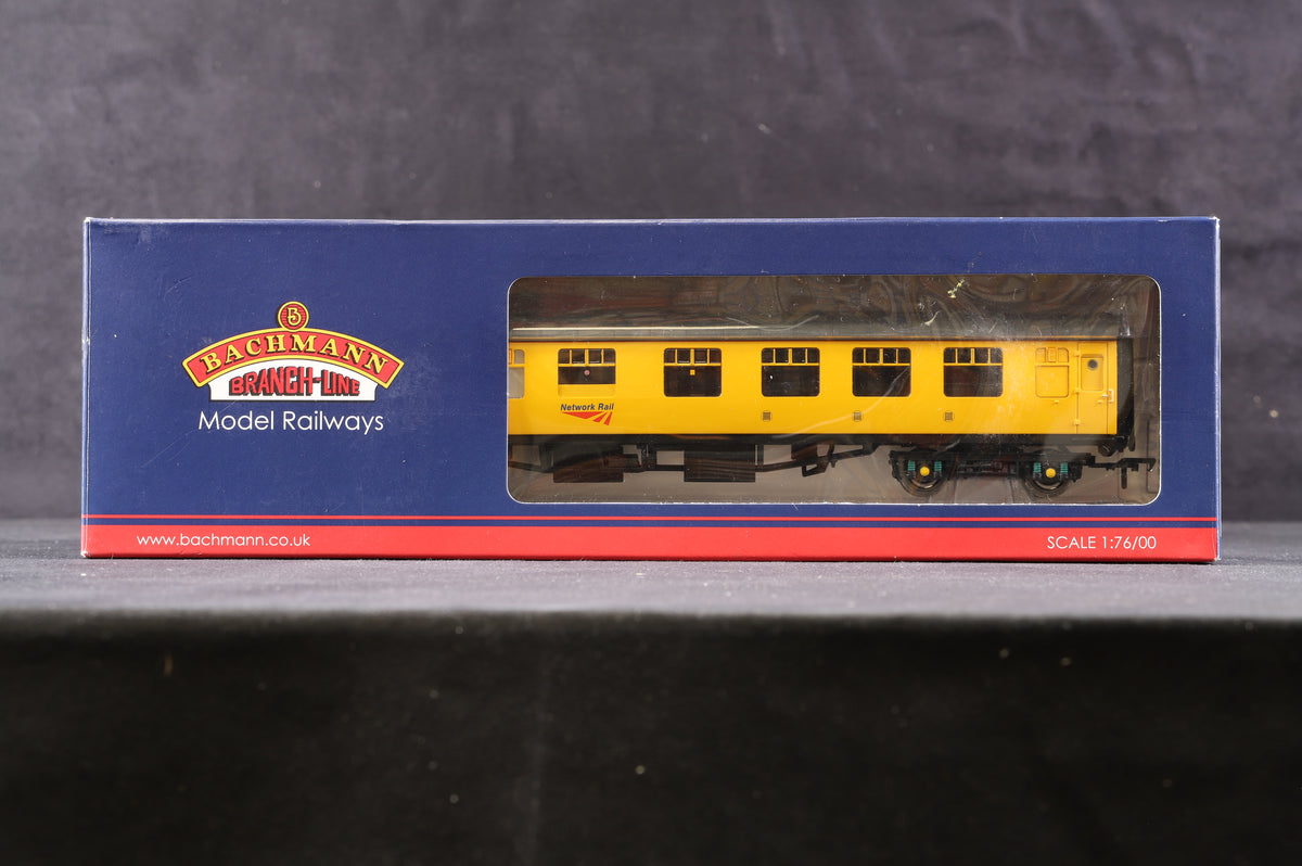 Bachmann OO 39-225Z BR Mk1 Generator &amp; Staff Coach Network Rail Excl. Model Rail