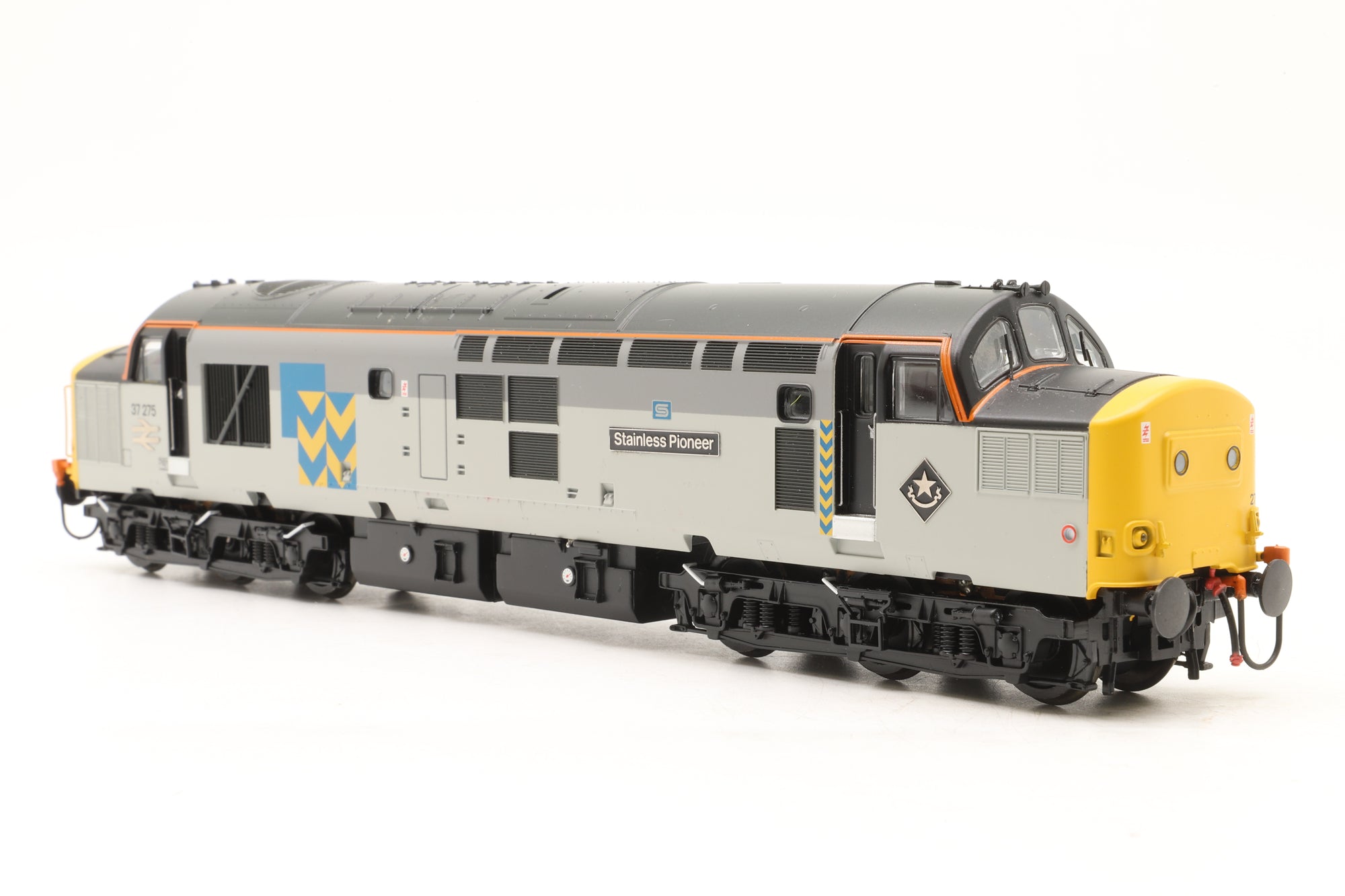 Bachmann OO 32-778RJSF Class 37 37275 'Stainless Pioneer' in BR Railfreight Metals Livery – DCC Sound