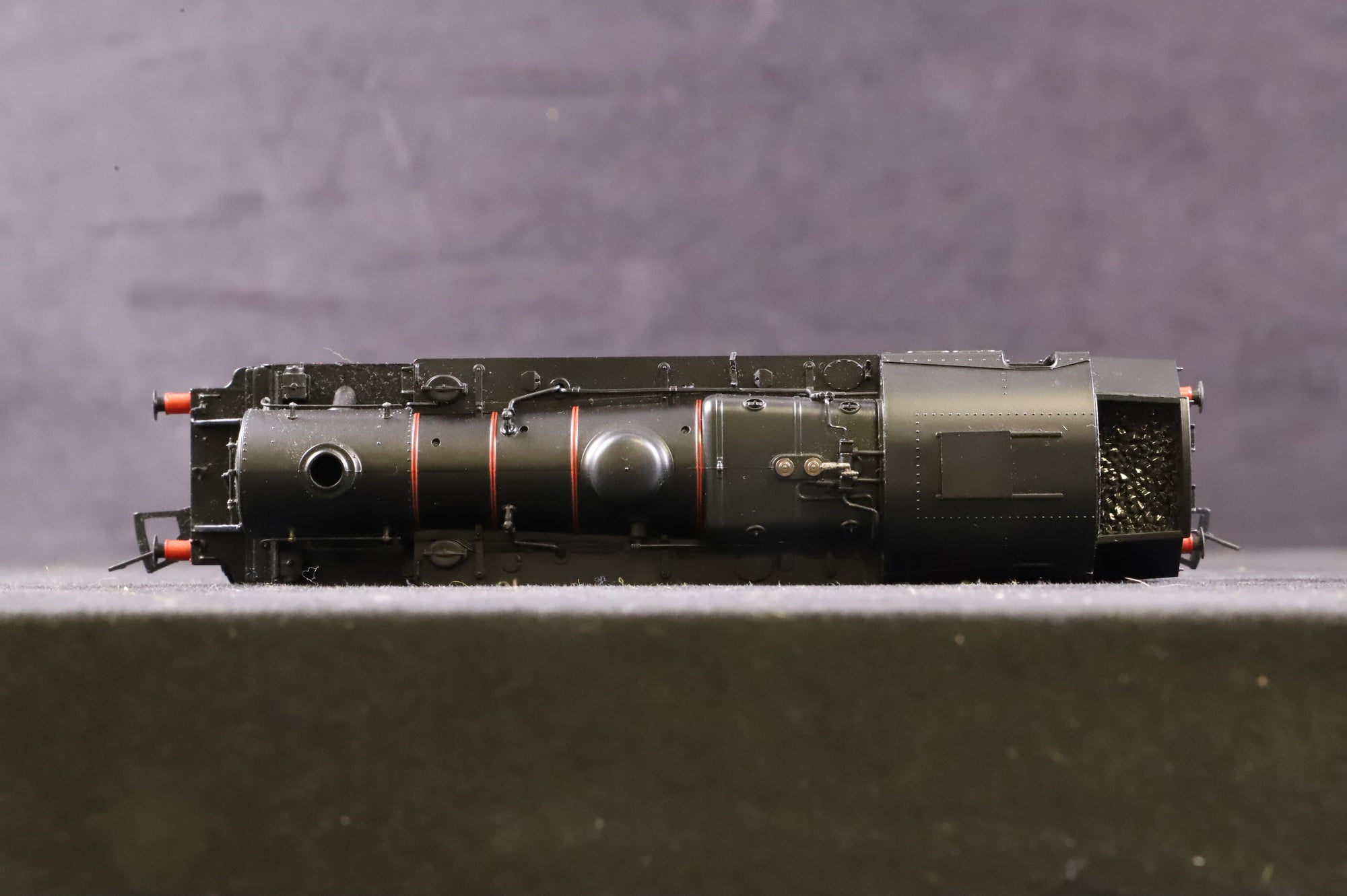 Bachmann OO Standard 3MT 82026 in Lined BR Black w/ Early Crests