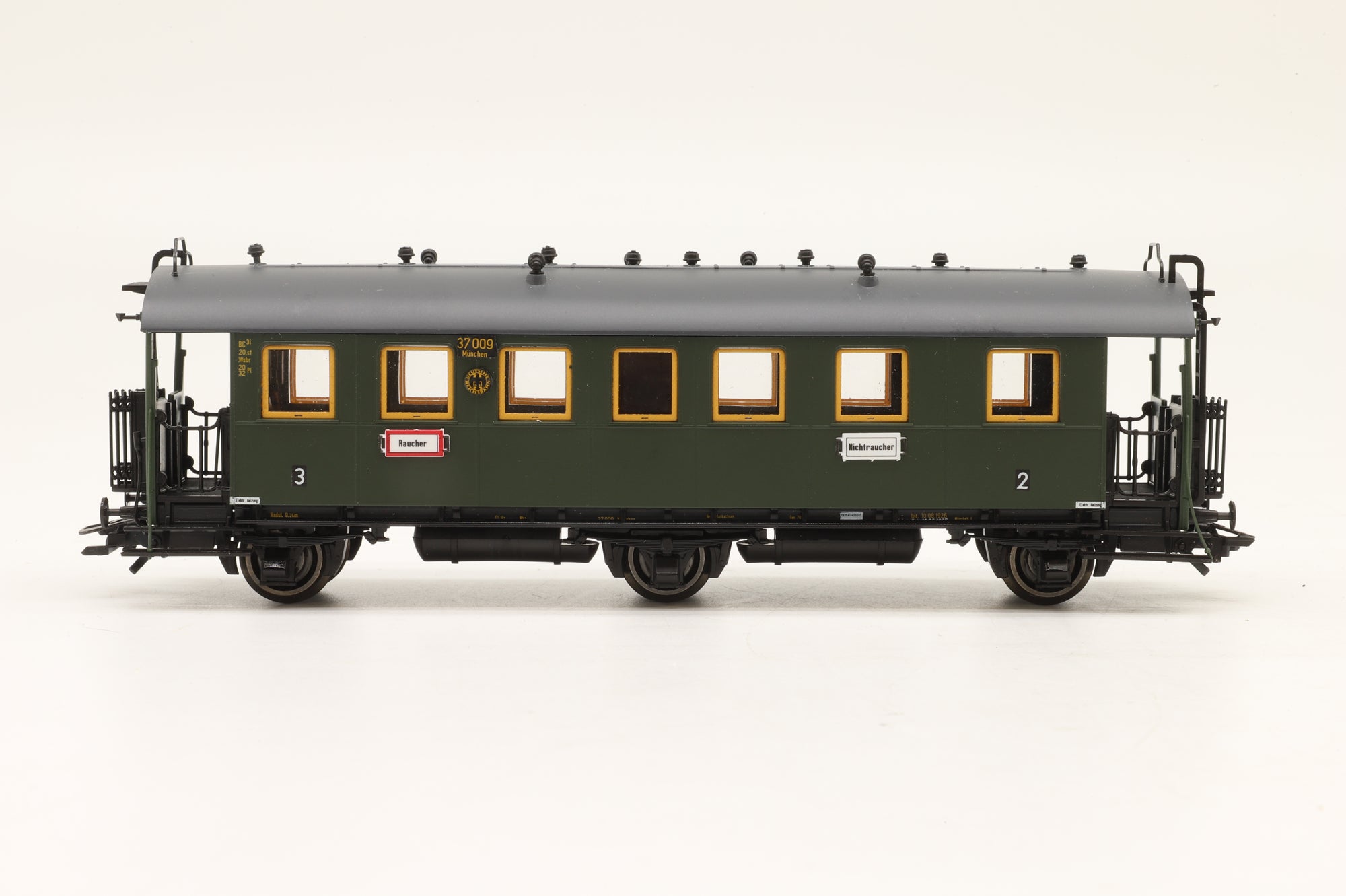Roco HO Rake of 5 DB/DR Coaches