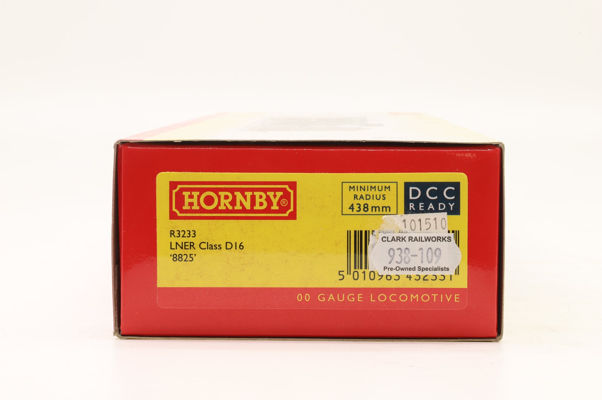 Hornby OO R3233 Class D16 '8825' LNER Lined Black