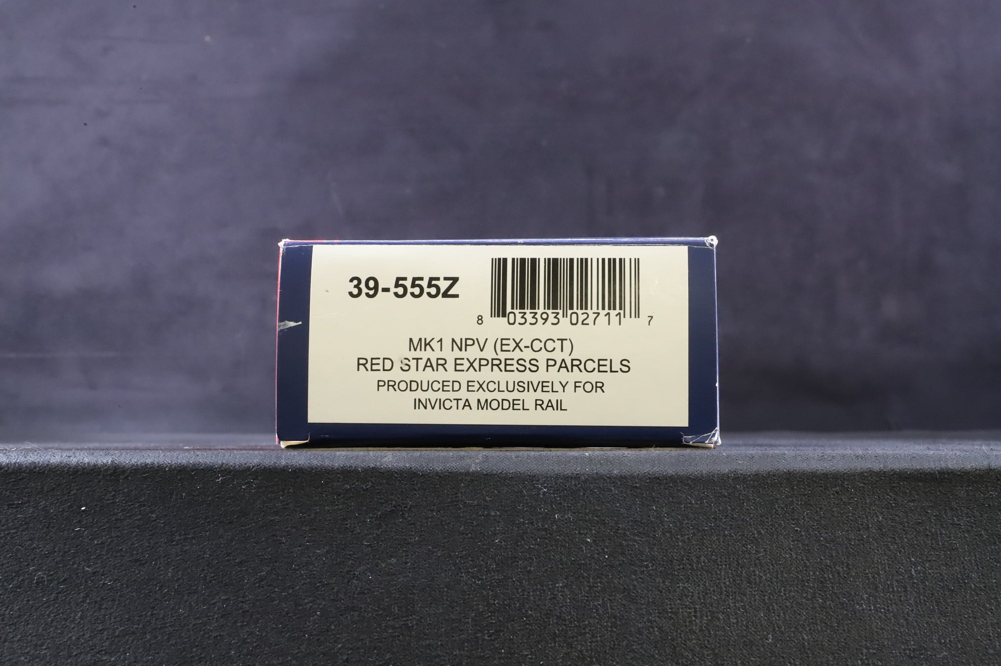 Bachmann OO 39-555Z Mk1 NPV in BR Red Star/Express Parcels Blue