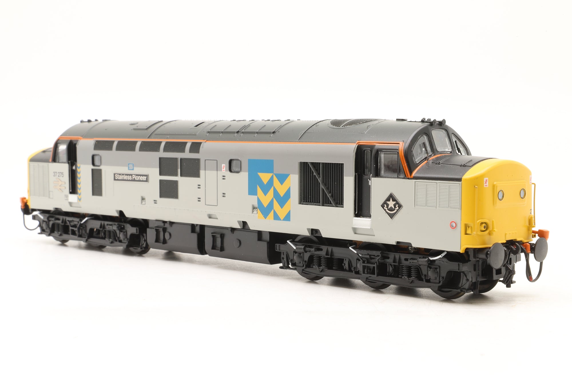 Bachmann OO 32-778RJSF Class 37 37275 'Stainless Pioneer' in BR Railfreight Metals Livery – DCC Sound