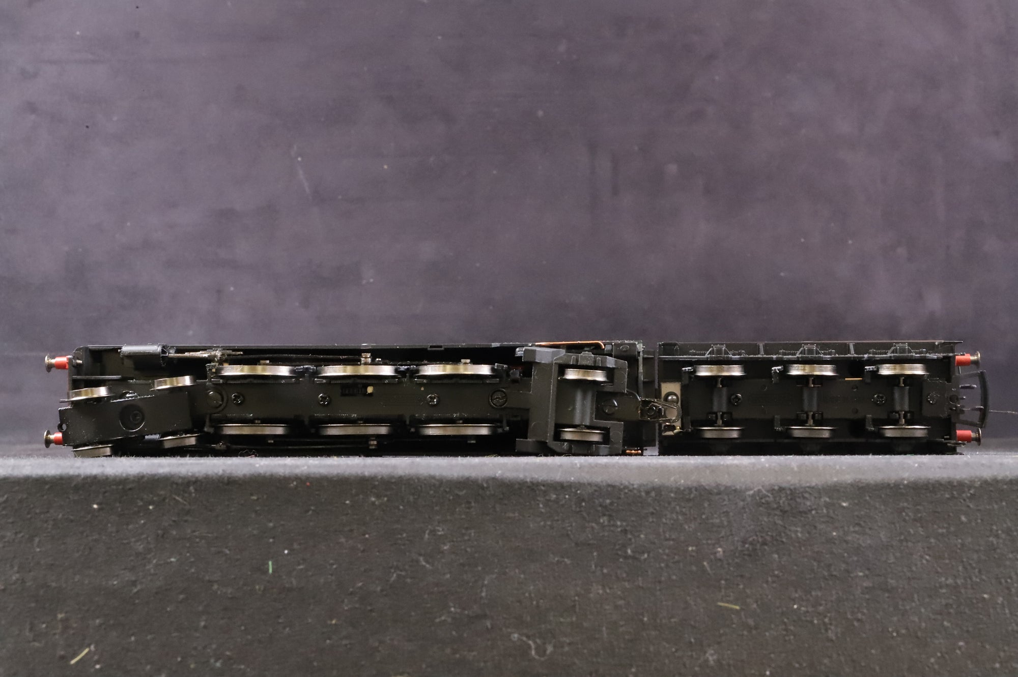 Hornby OO R2221 Battle of Britain Class 34067 'Tangmere' in Lined BR Green w/ Early Crests