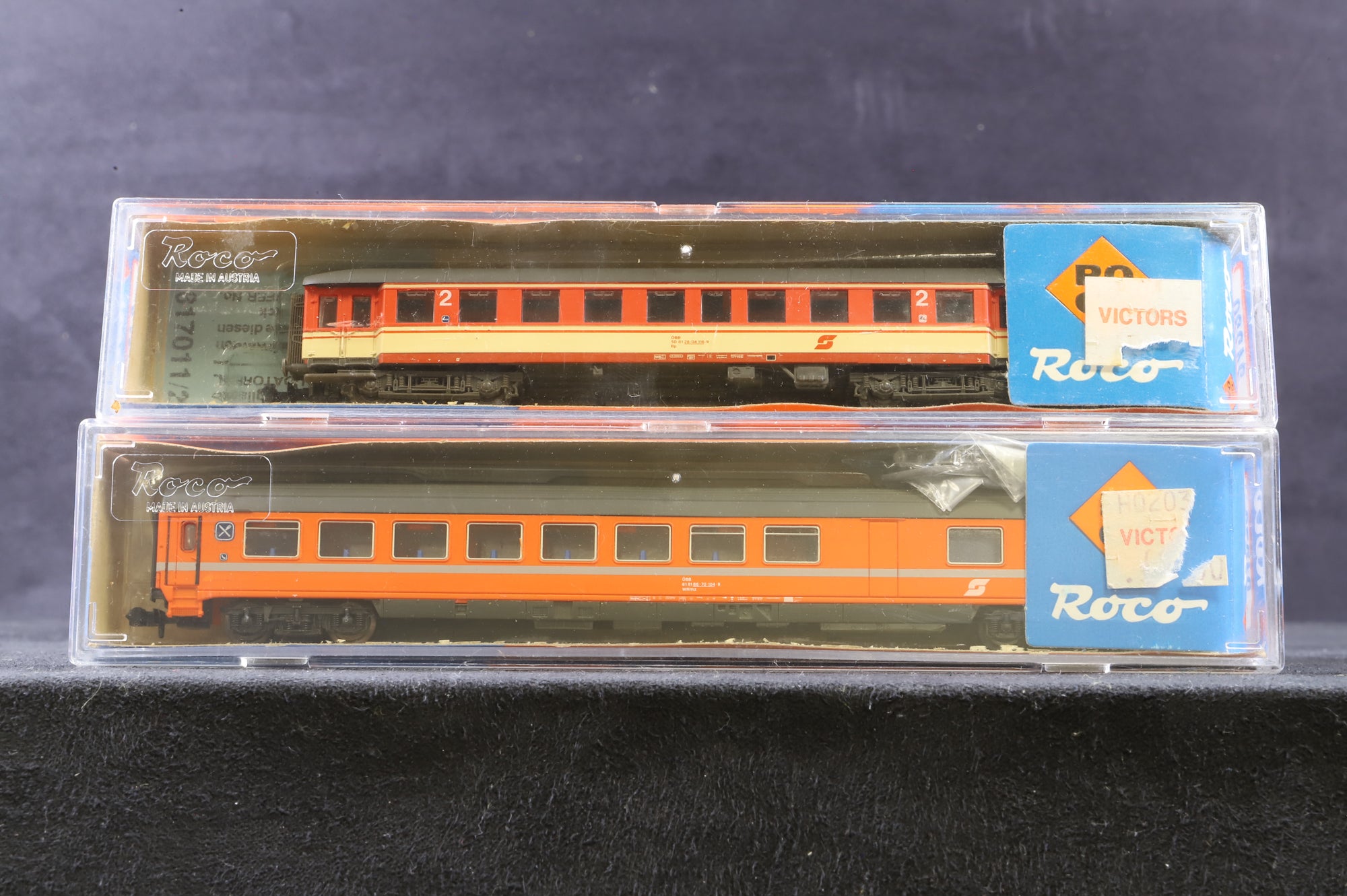 Roco HO Rake Of 6 Austrian OBB Coaches Inc. 24280x3, 24281, 24282 & 24273