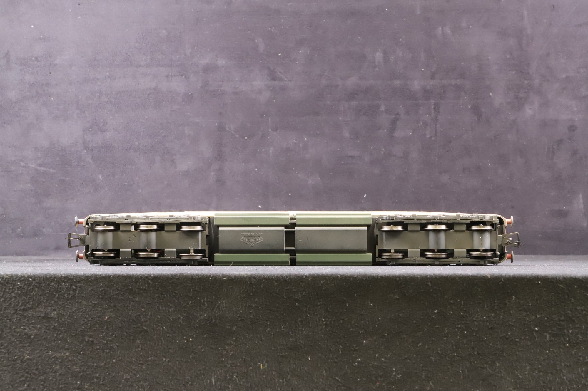 Bachmann OO 32-525Y Class 55 Deltic 'D9021' 'Argyll & Sutherland' BR Green, Weathered Ltd Ed