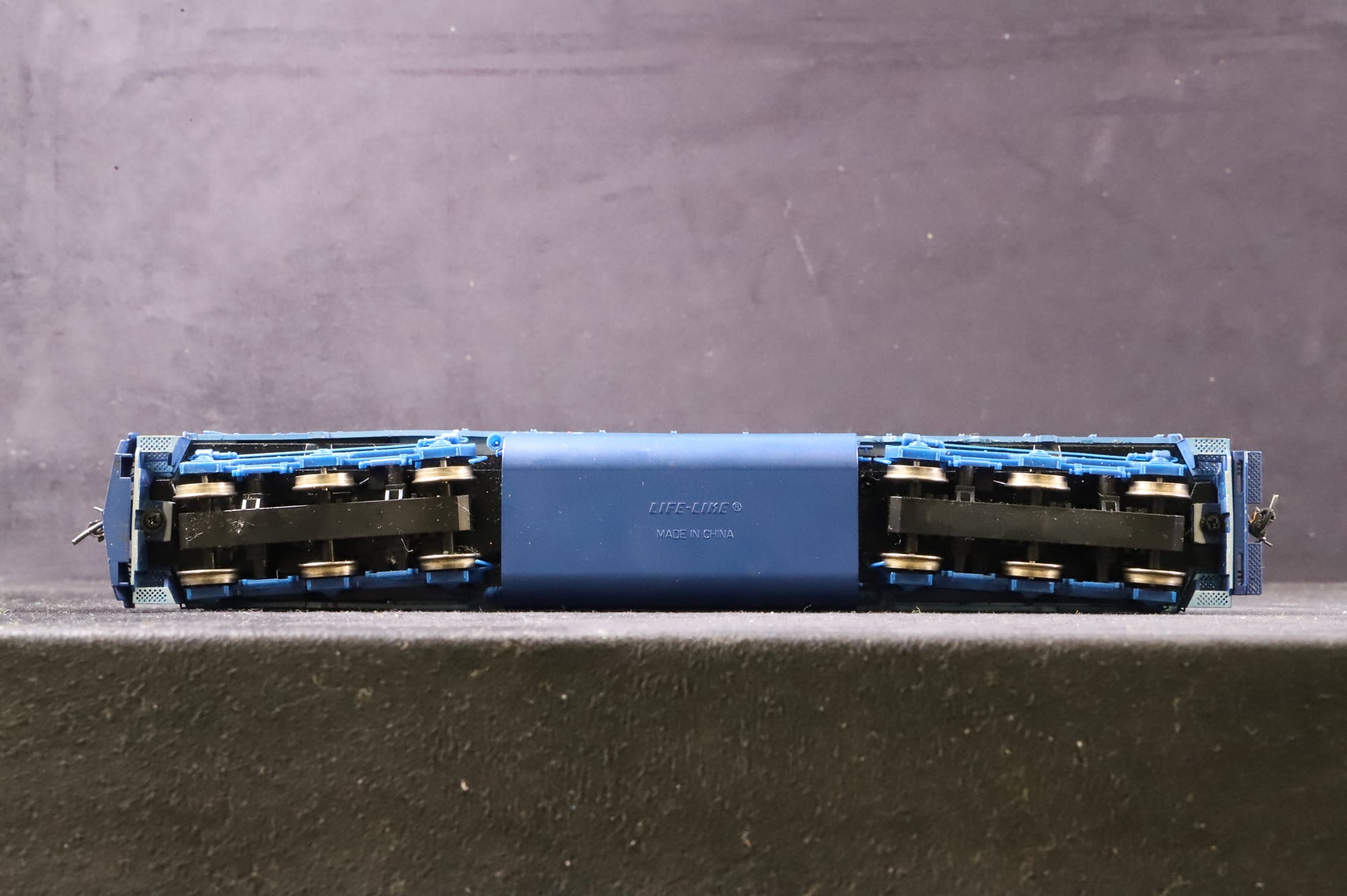 Life-Like HO SD-60 Diesel Locomotive '8901' CSX Blue & Grey DCC Fitted