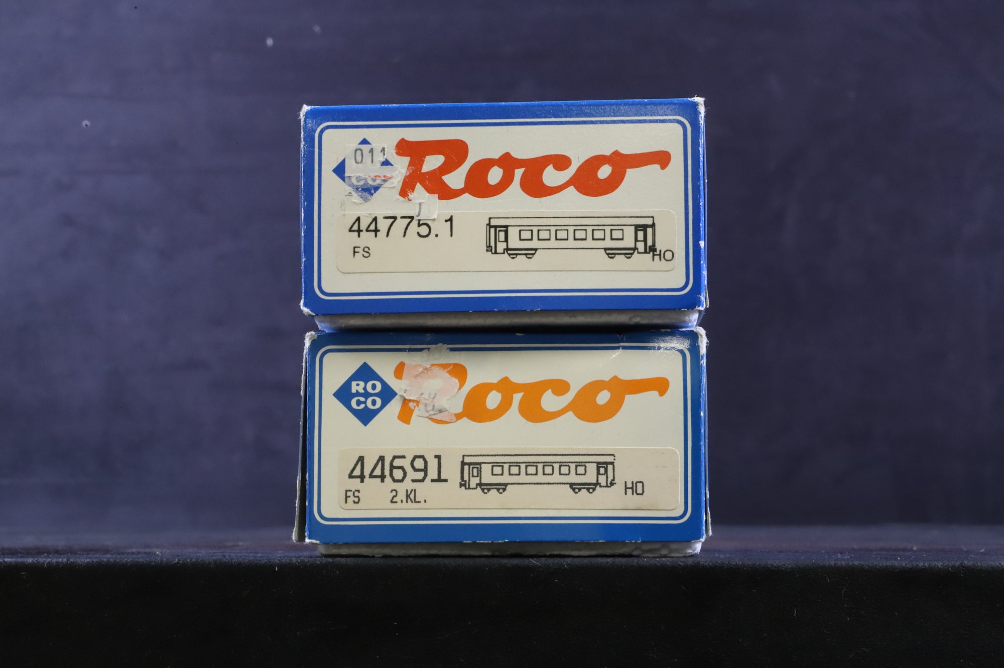 Roco HO Rake Of 2 FS Grey Coaches Inc. 44775.1 & 44691