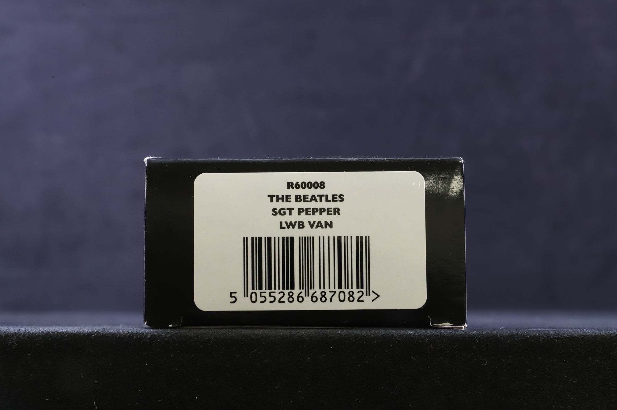 Hornby OO R60008 The Beatles SGT Pepper LWB Van