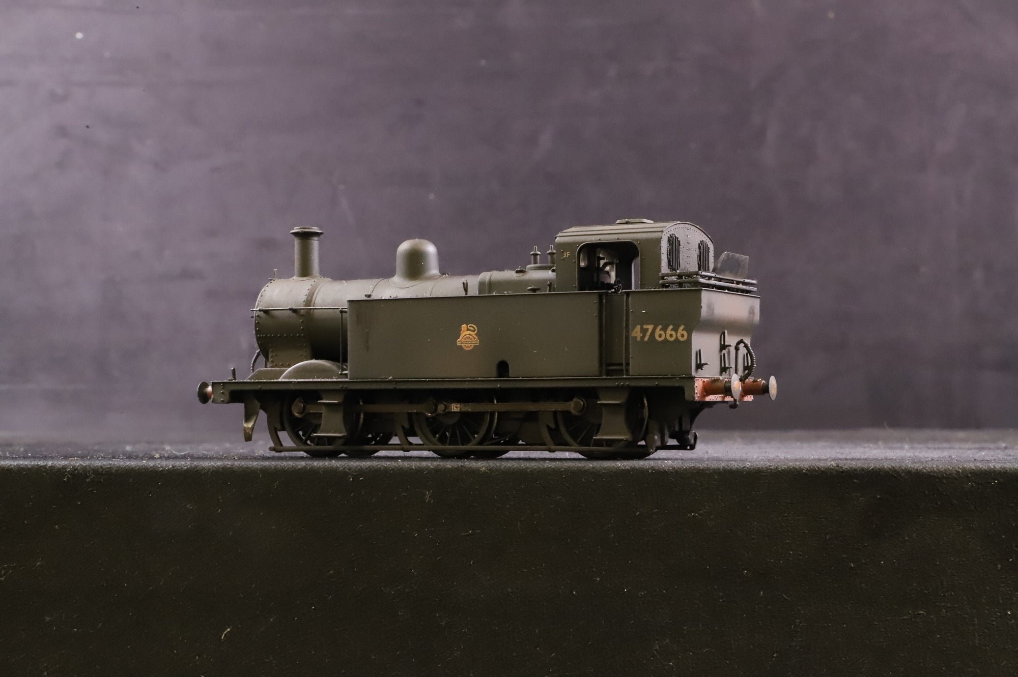 Bachmann OO 32-231A Class 3F Jinty 47314 in BR Black w/ Early Crests - Weathered