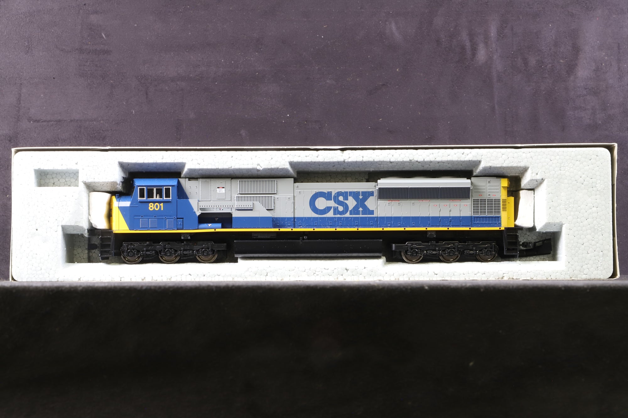 KATO HO 37-6344 EMD SD80MAC 801 in CSX Livery
