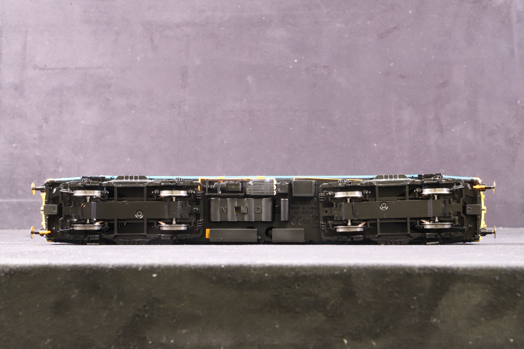 Hornby OO R3739 Class 87 '8700' 'Royal Scot/ Stephenson' BR Blue