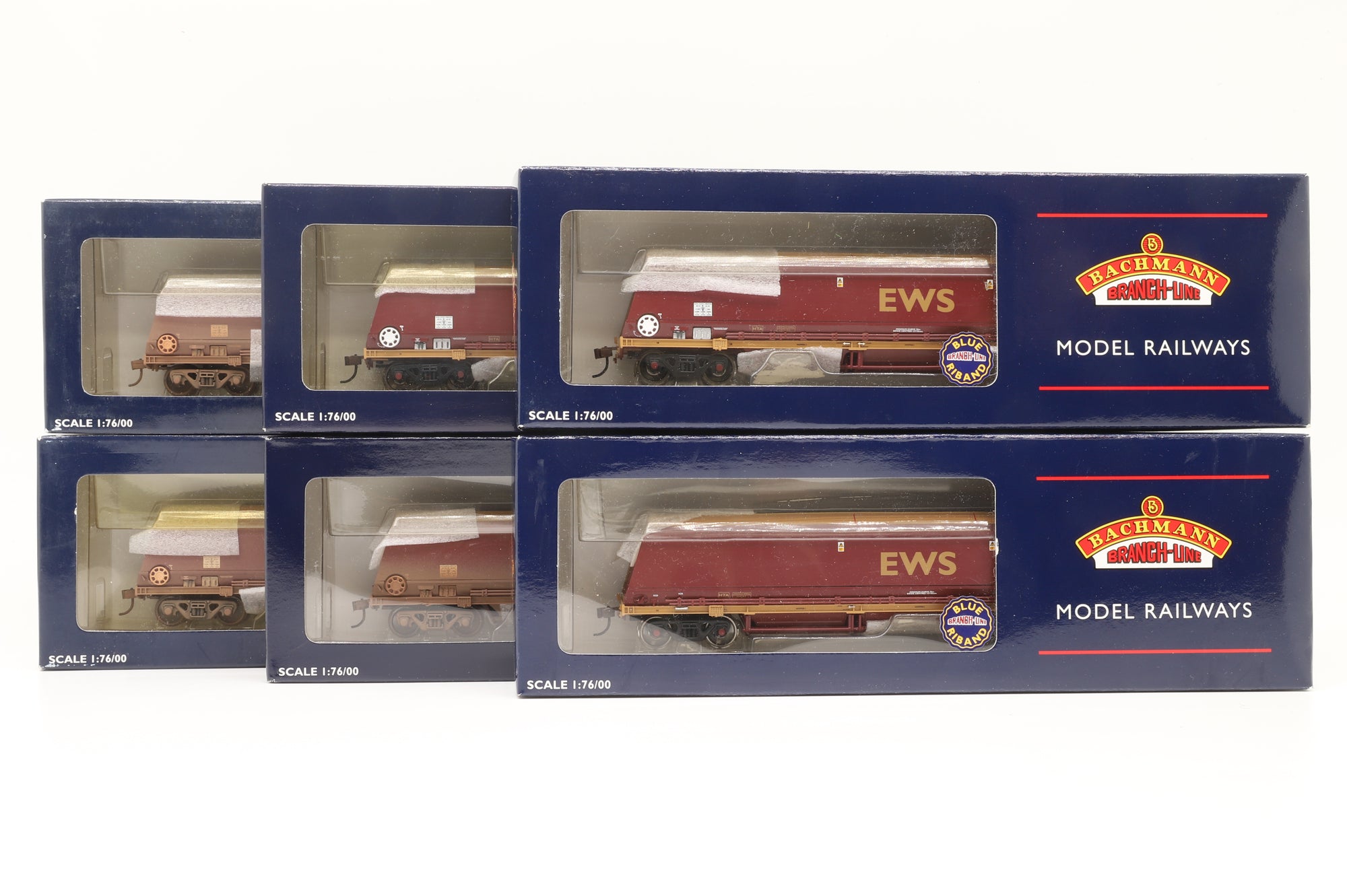 Bachmann OO Rake of 6 HTA Coal Hoppers in EWS Livery - Mixed Pristine/Weathered