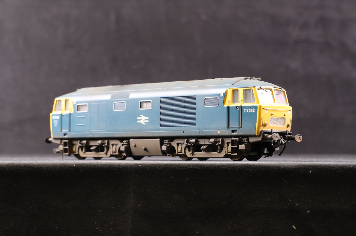 Heljan OO 3503 Class 35 &#39;D7042&#39;, DCC Sound &amp; TMC Weathered