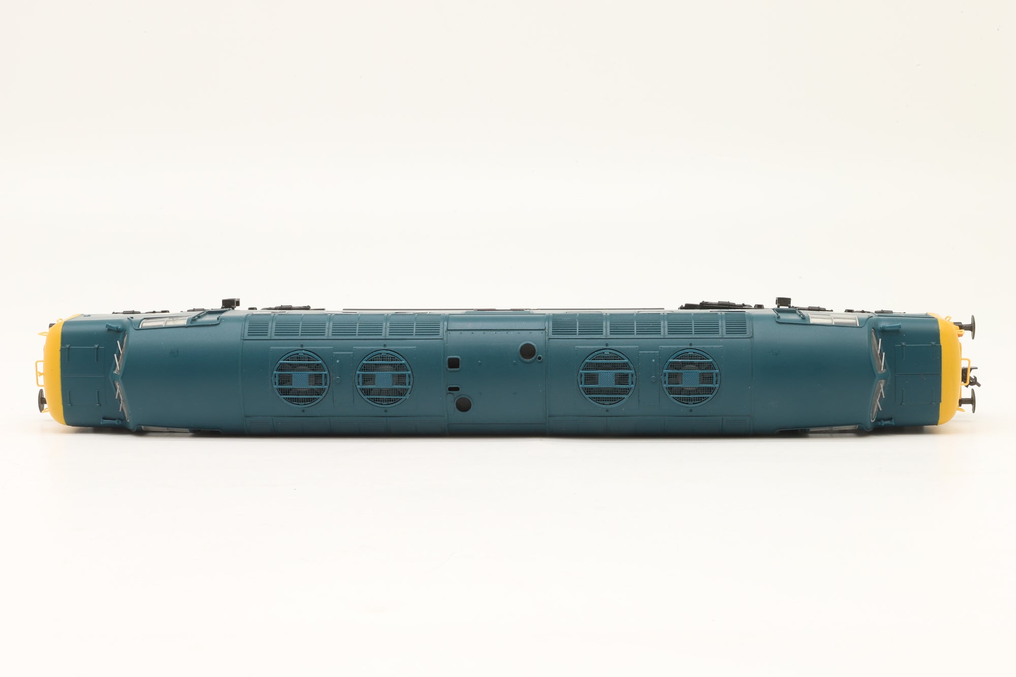 Bachmann OO 32-530DS Class 55 Deltic '55001' 'St. Paddy' BR Blue DCC Sound