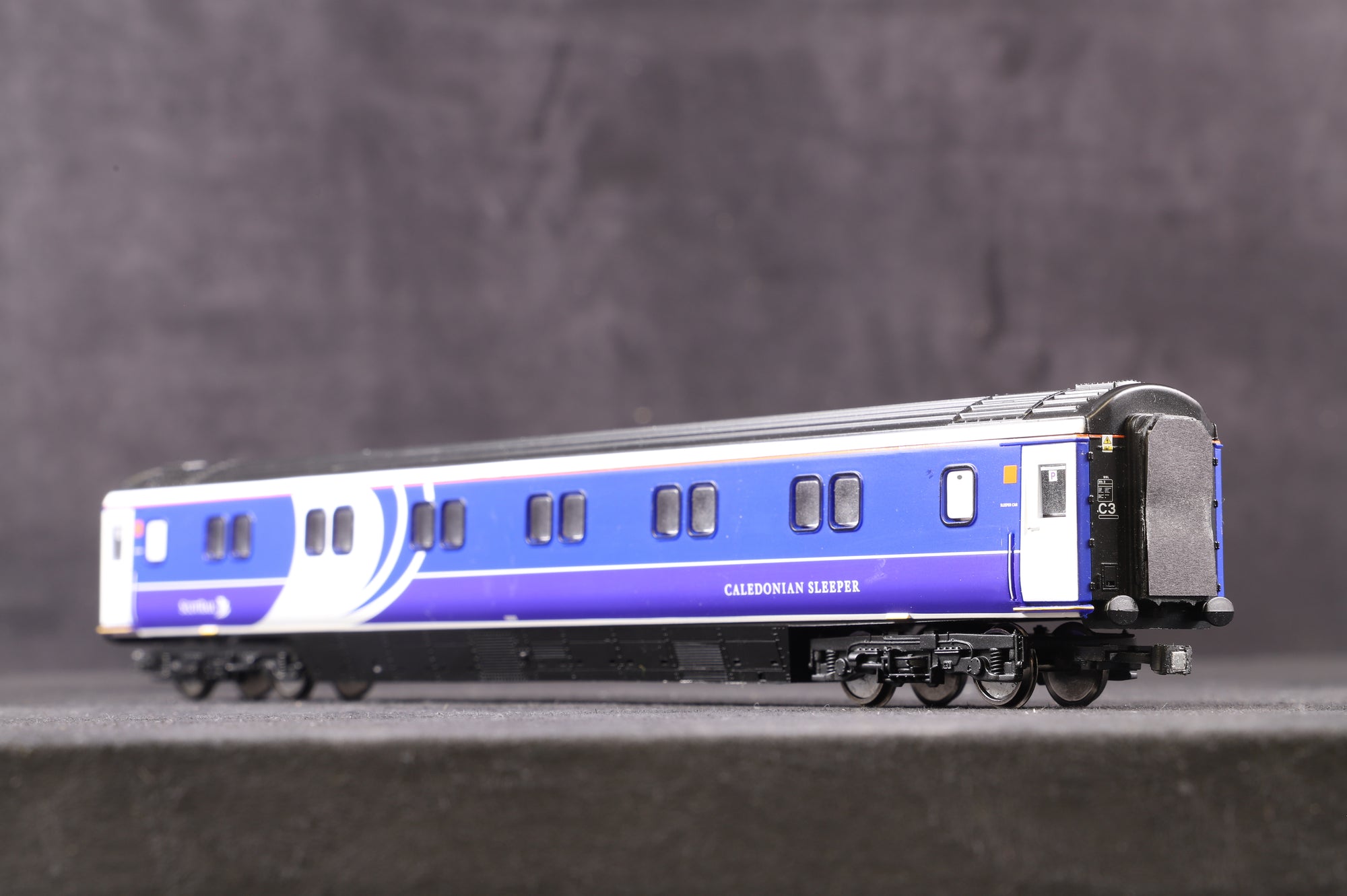 Hornby OO Rake Of 5 x Mk3 Caledonian Sleeper Coaches