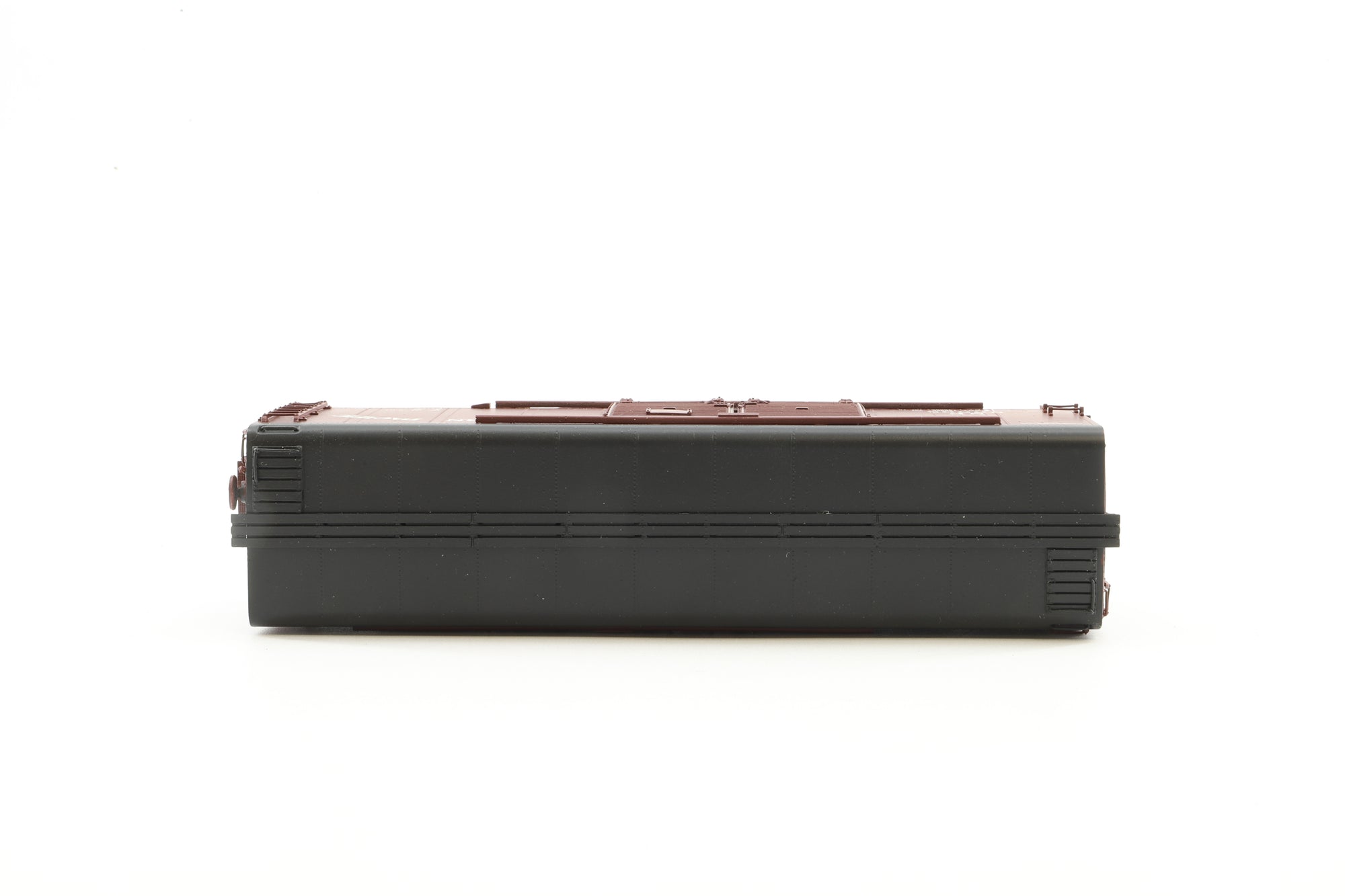 W&R Enterprises HO Brass 40' Round Roof Automobile Car No. 39095  in Northern Pacific Brown