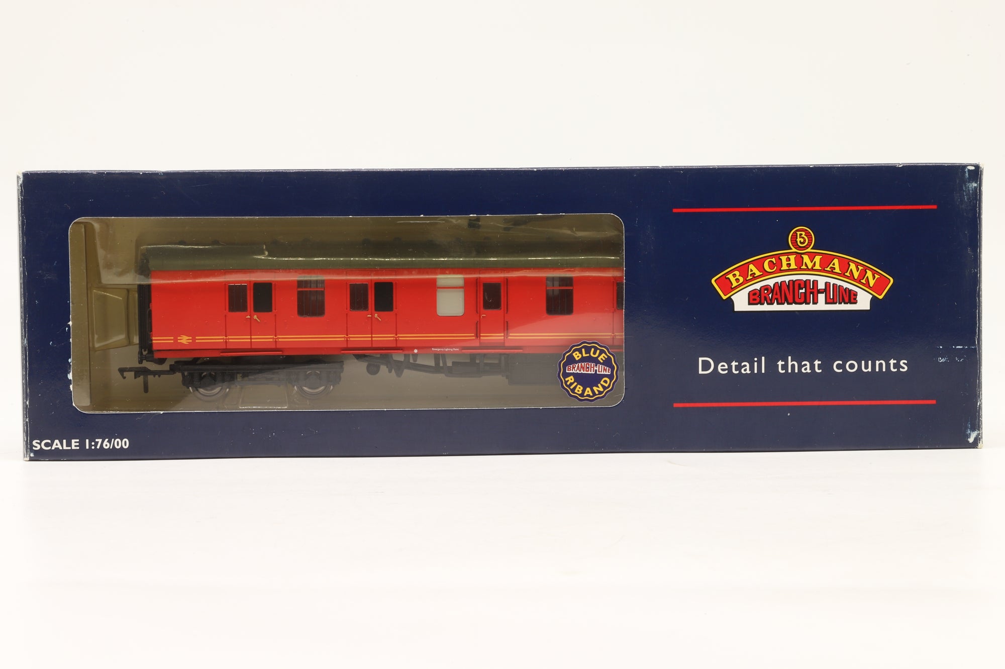 Bachmann OO 39-184 Mk1 NEA in Royal Mail Red