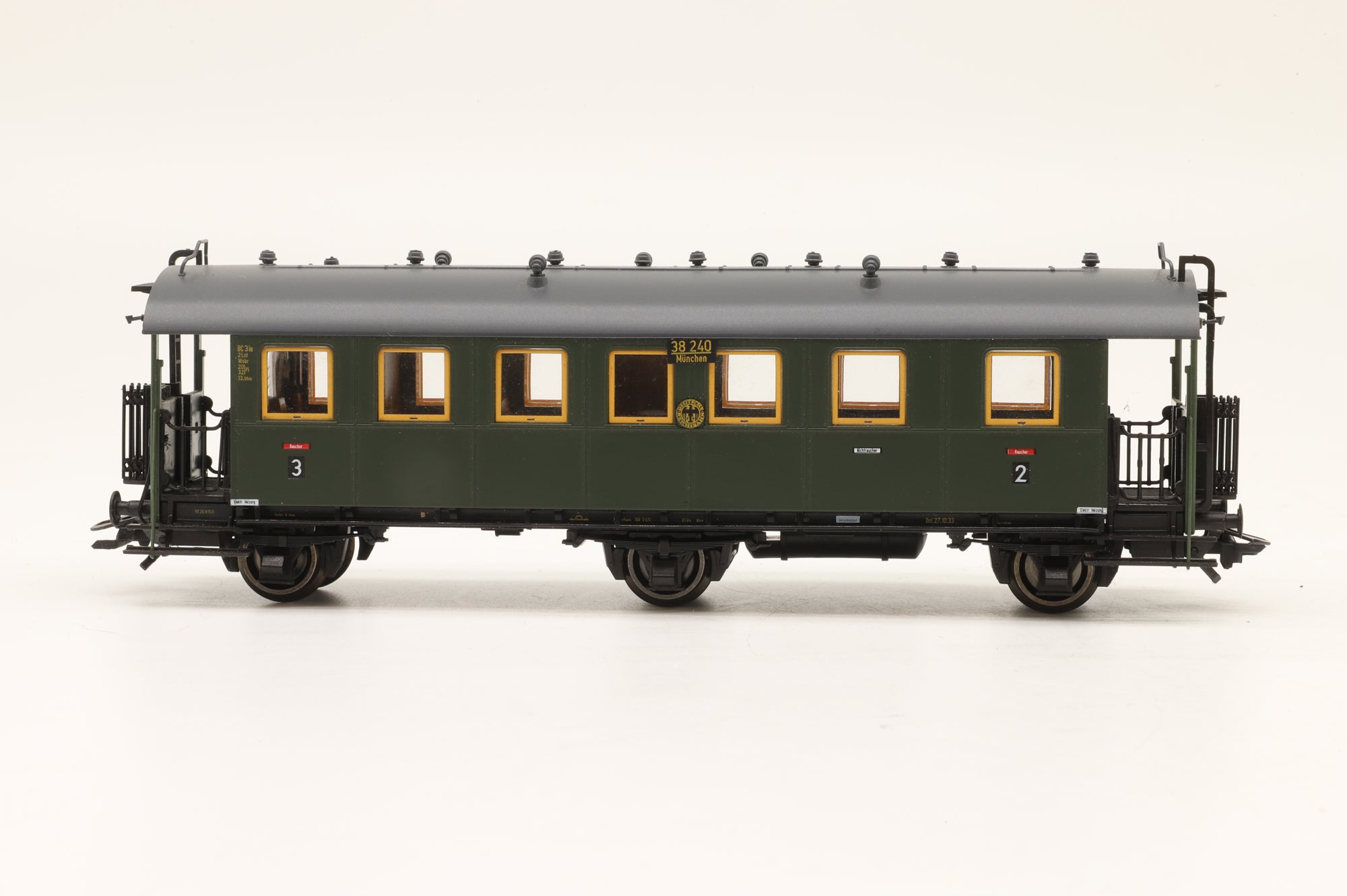 Roco HO Rake of 5 DB/DR Coaches
