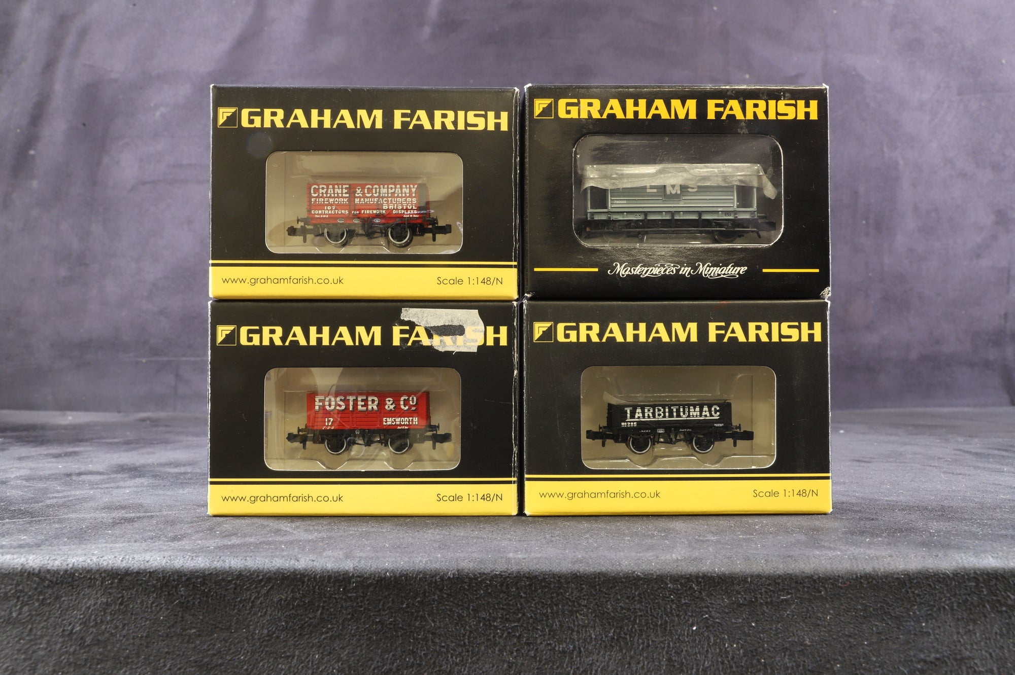 Graham Farish N Rake of 4 Wagons, Incl. 377-310, 026B, 083 & 152B
