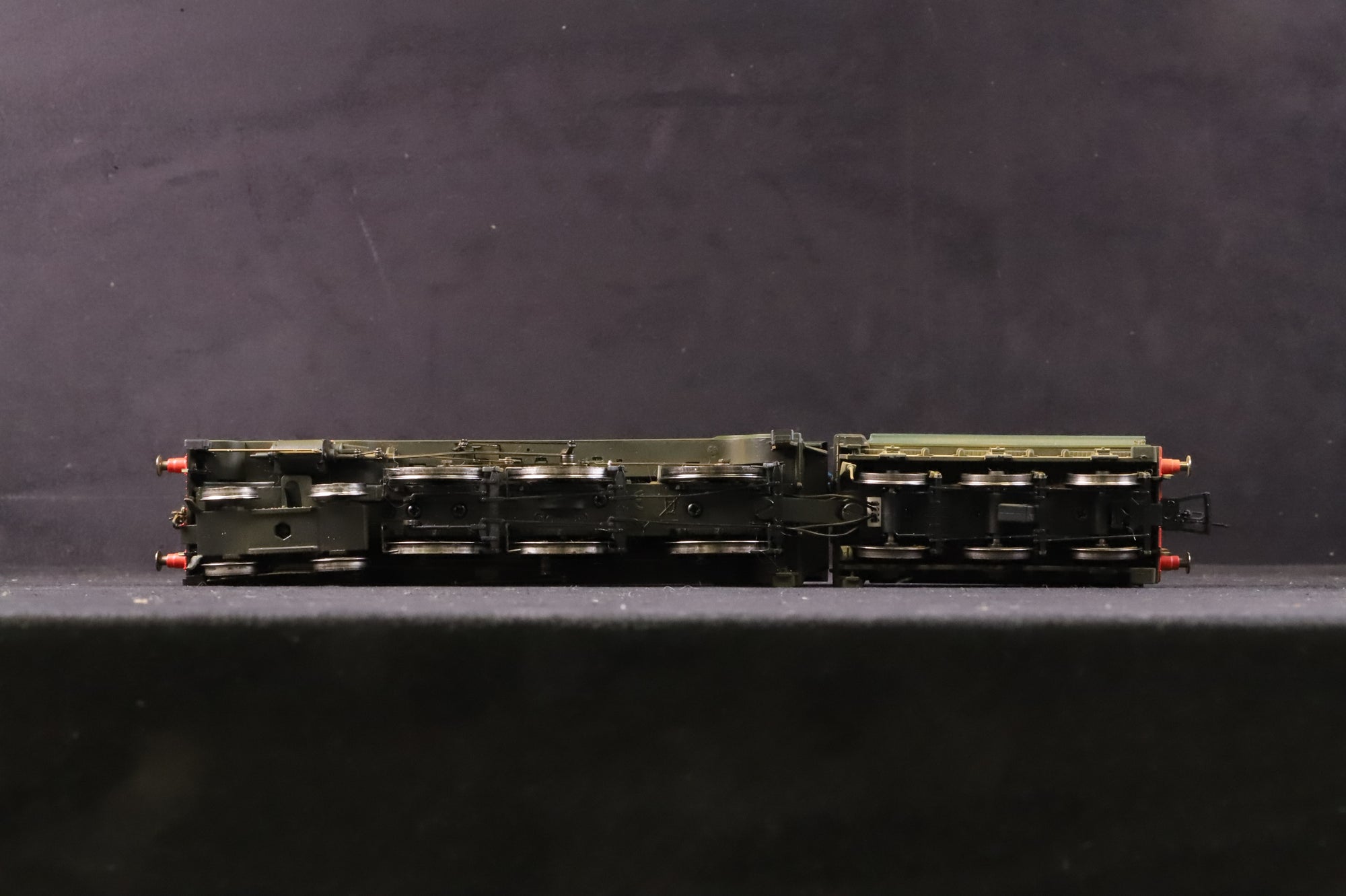 Hornby OO R3004 BR 4-6-0 Class B17/2 'Serlby Hall', Weathered & DCC Sound