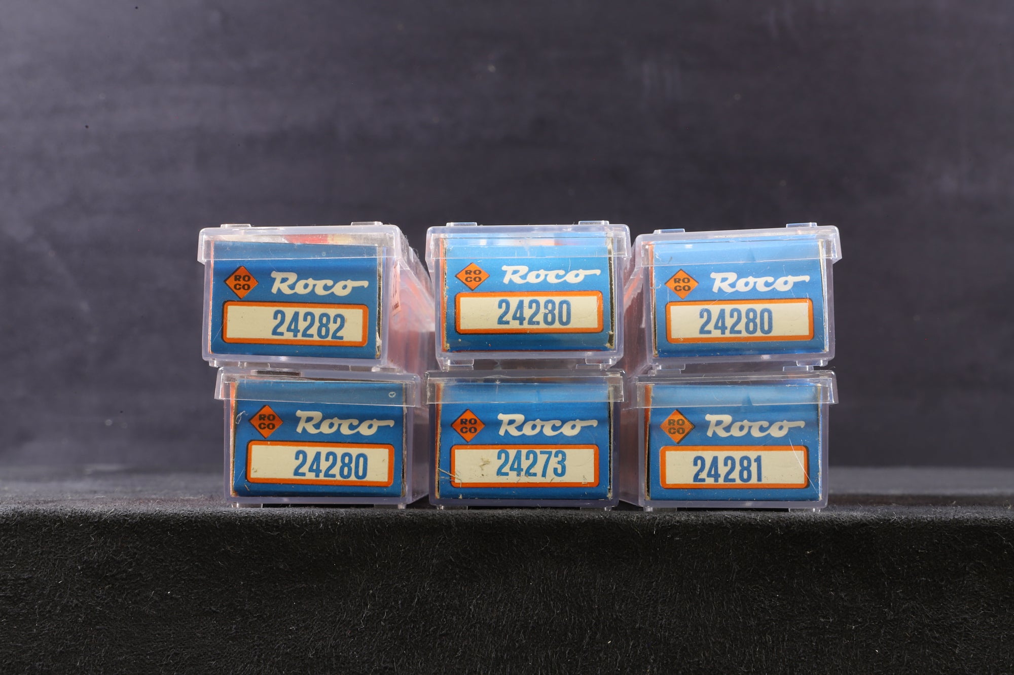 Roco HO Rake Of 6 Austrian OBB Coaches Inc. 24280x3, 24281, 24282 & 24273